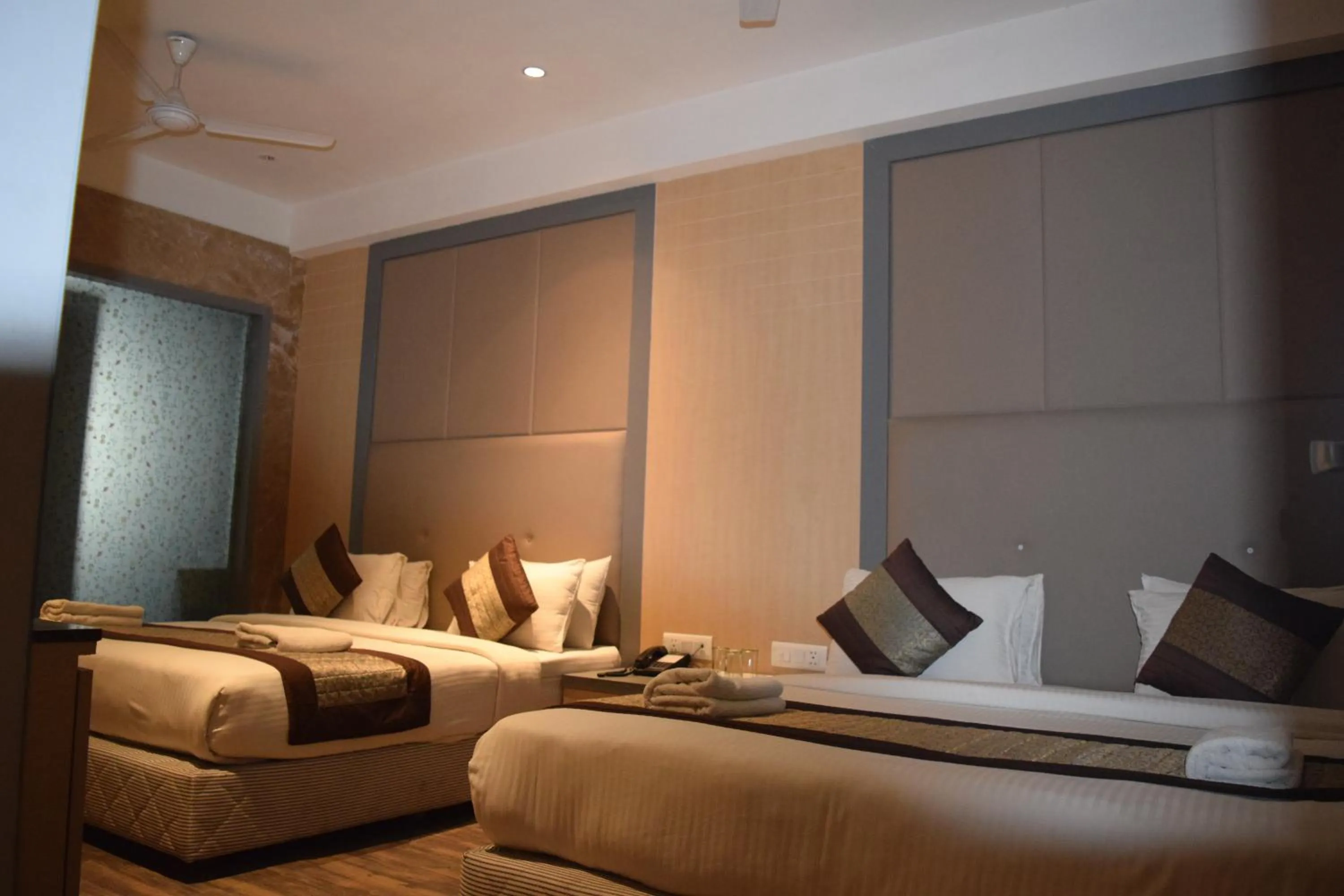 Bedroom, Bed in Hotel Superb 5 Mins Walk From New Delhi Station