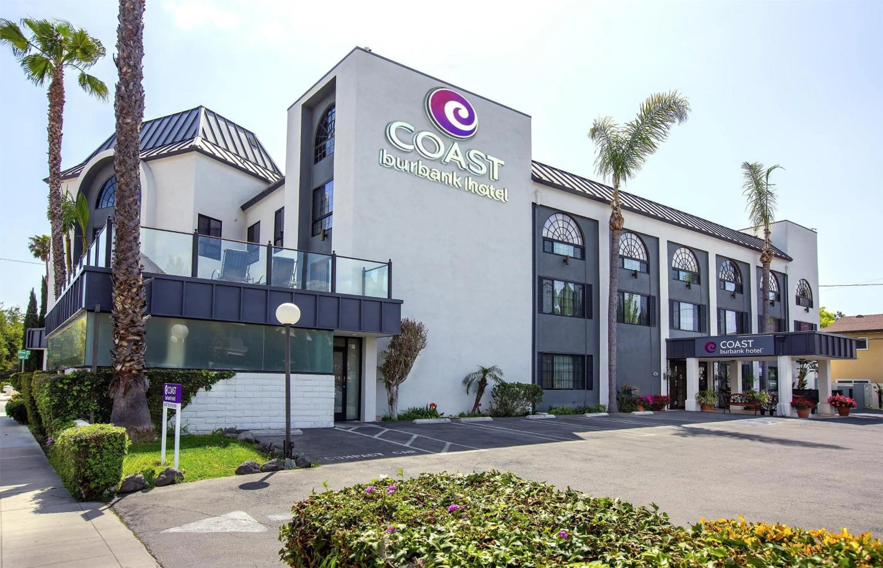 Property building in Coast Burbank Hotel