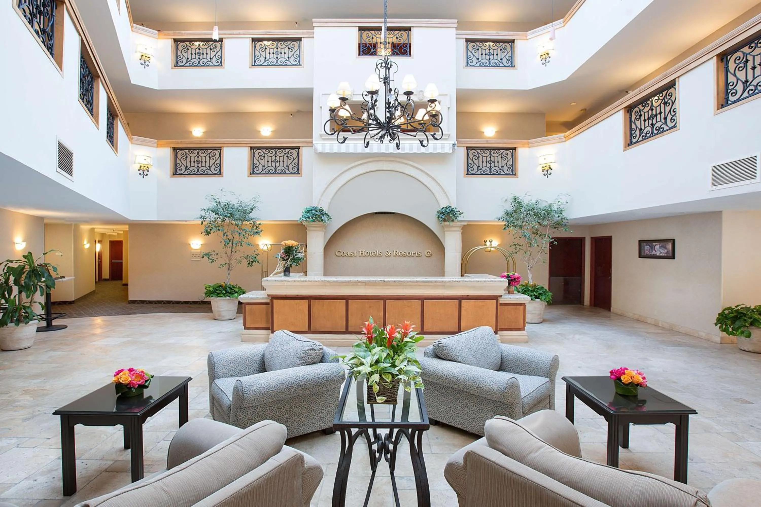 Lobby or reception in Coast Burbank Hotel