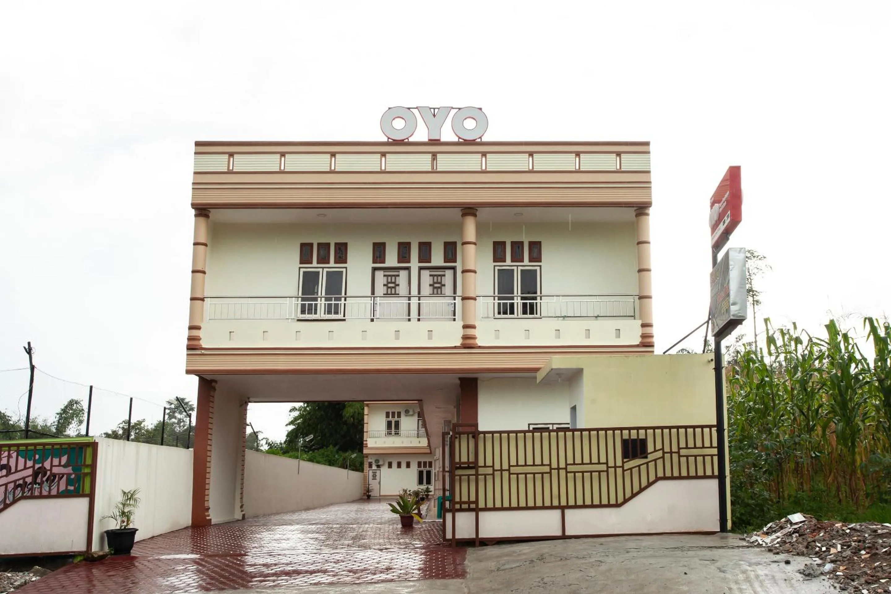 Facade/entrance in OYO 1764 Sopou Penginapan Rinal & Tuah