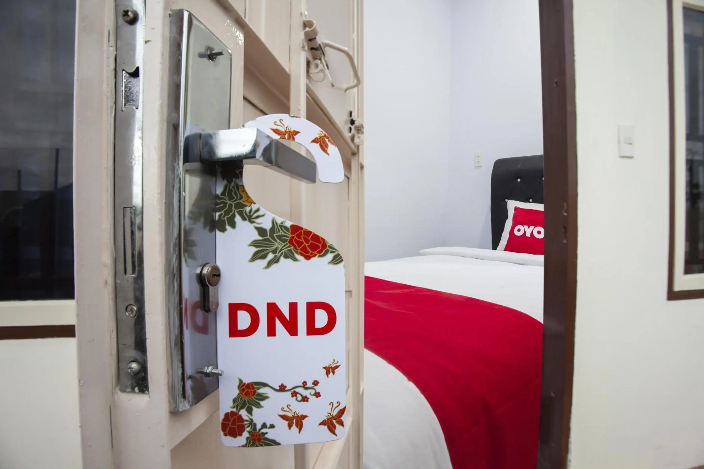 Bedroom in OYO 1764 Sopou Penginapan Rinal & Tuah