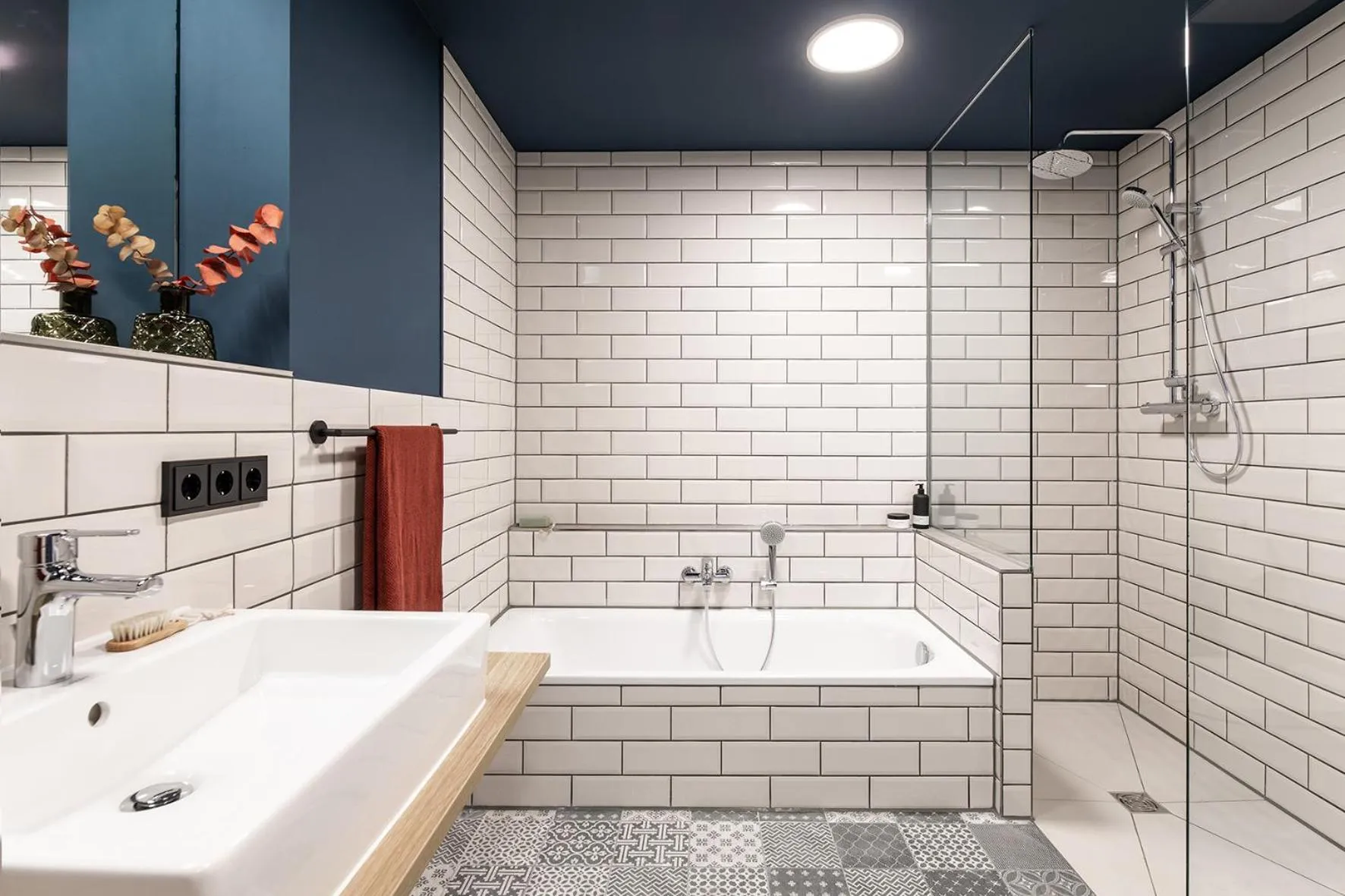 Bathroom in ipartment Frankfurt Airport