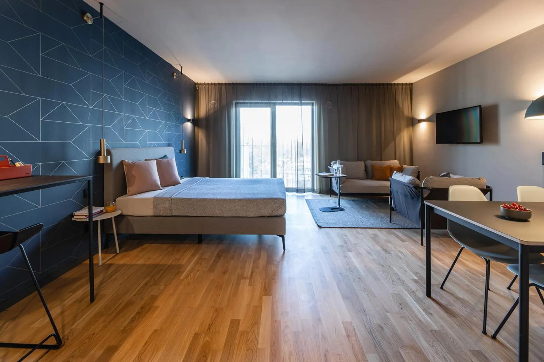 Photo of the whole room, Bed in ipartment Frankfurt Airport