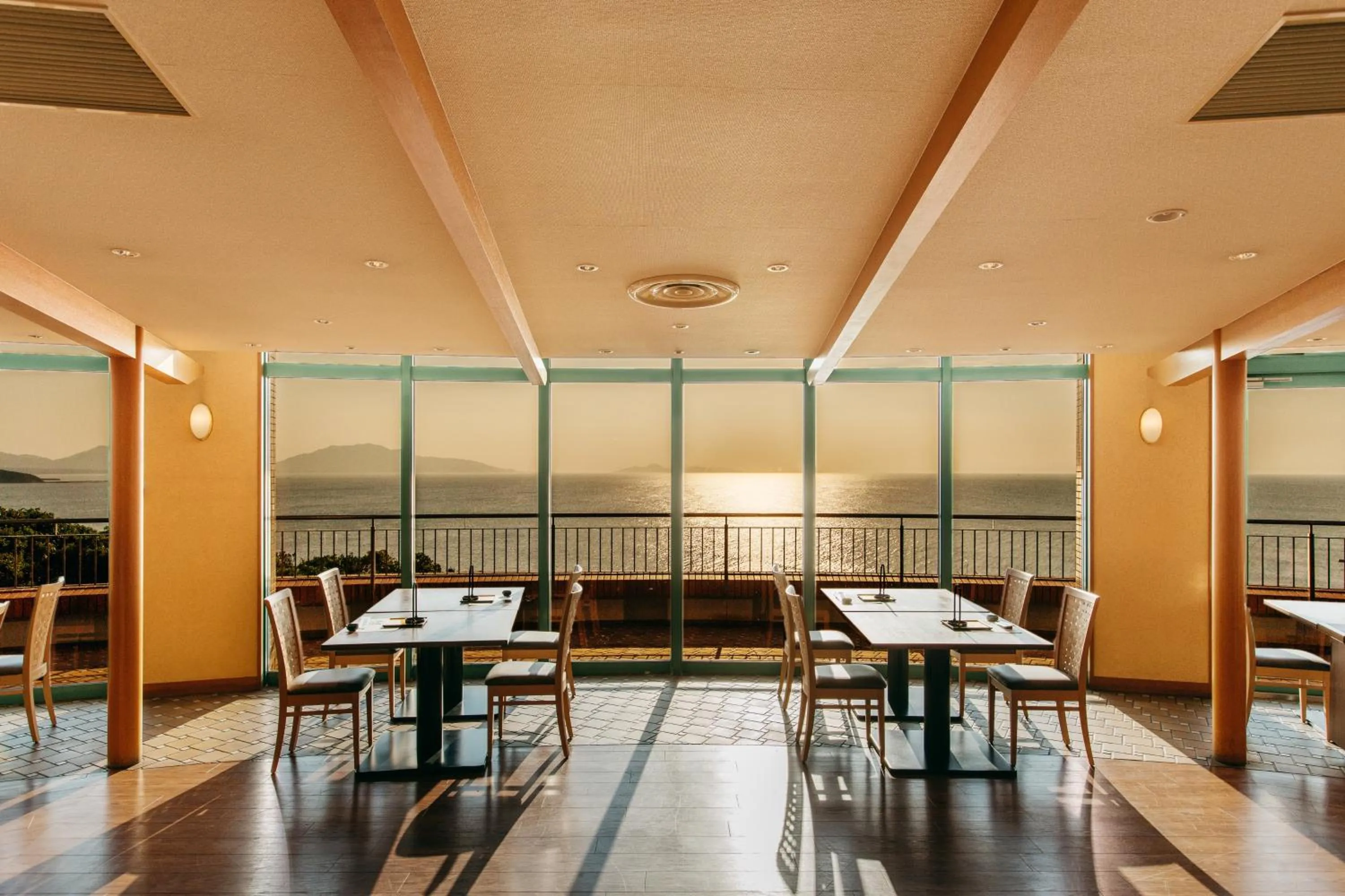 Restaurant/places to eat in KAMENOI HOTEL Genkainada