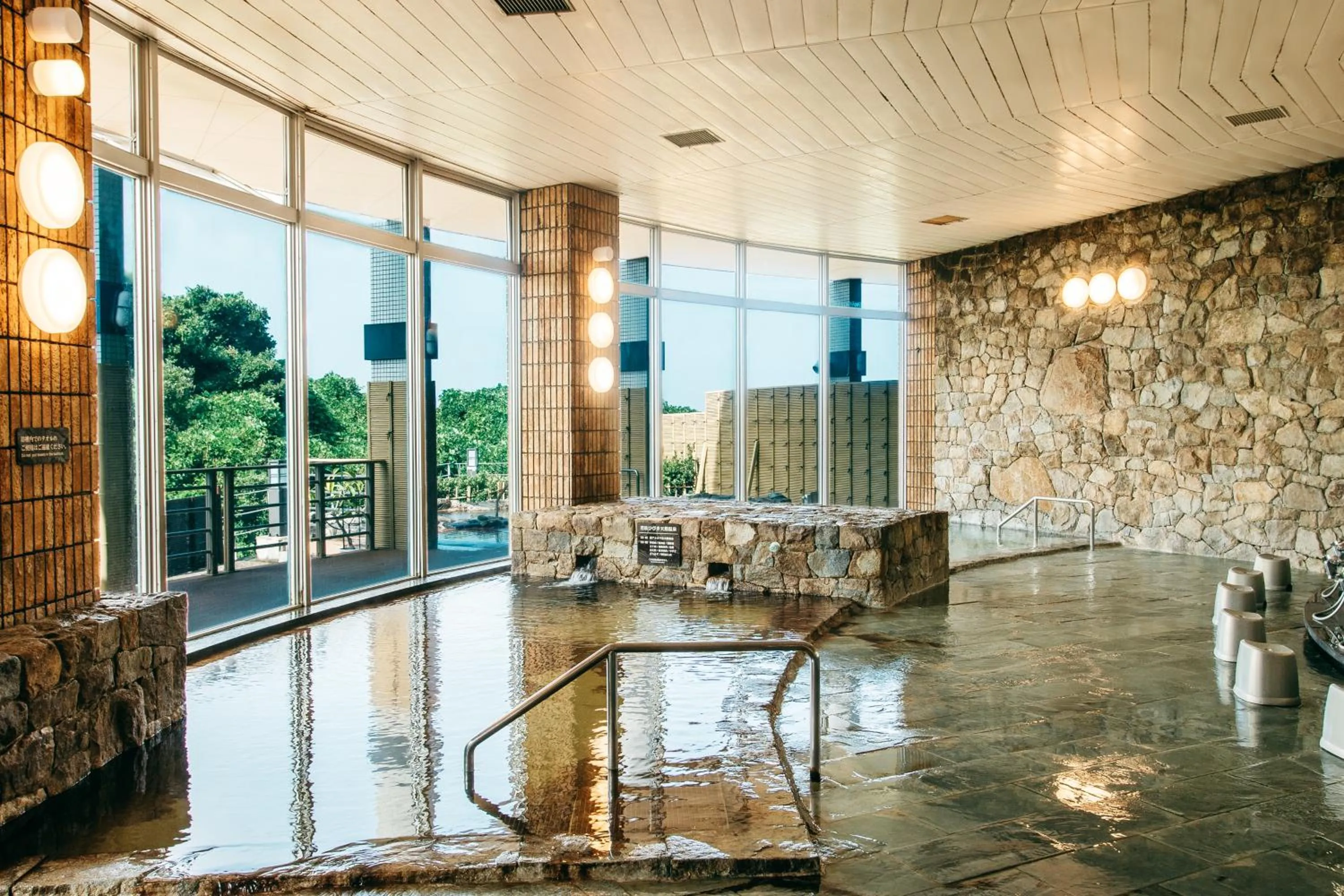 Hot Spring Bath in KAMENOI HOTEL Genkainada