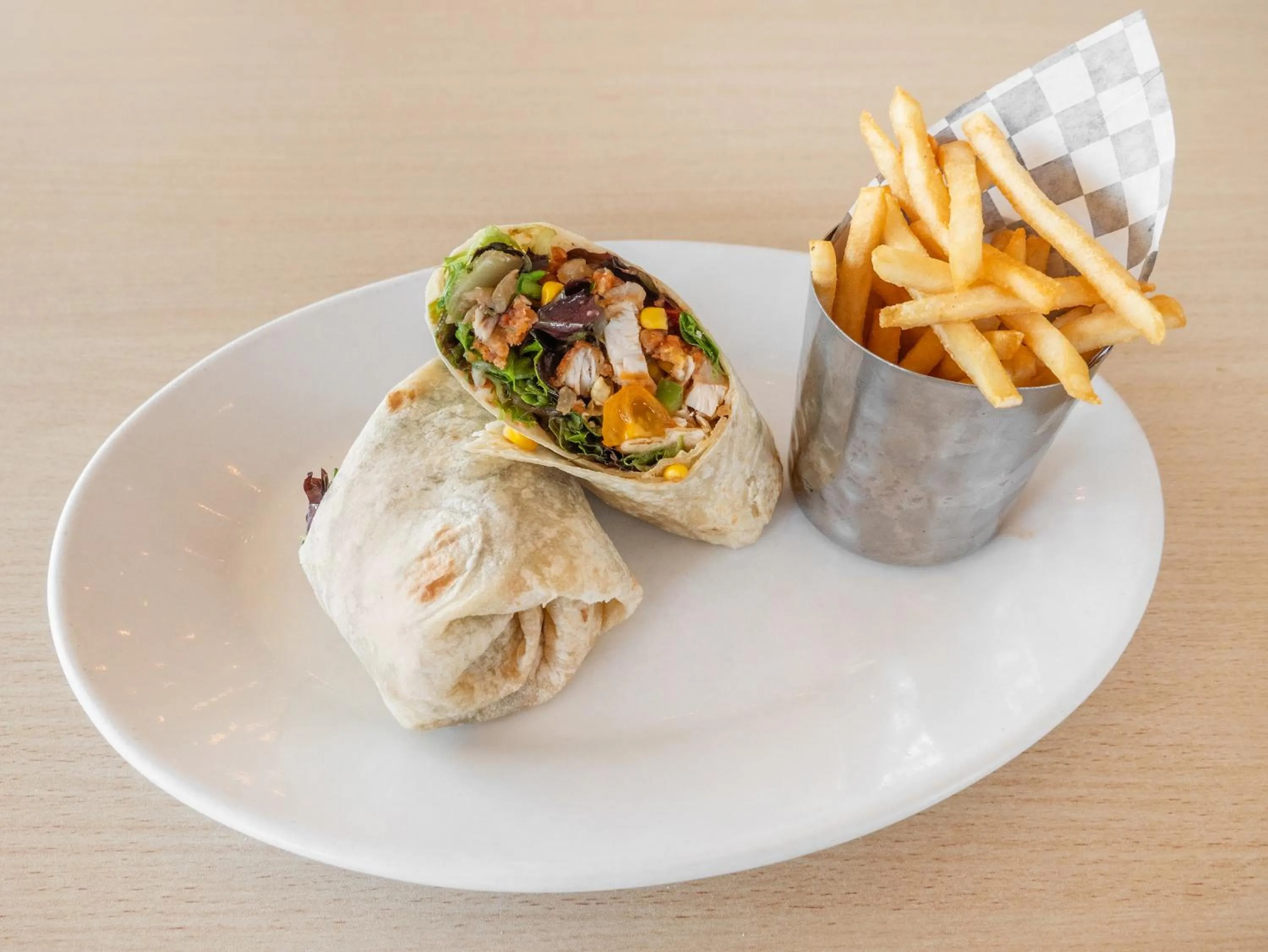 Restaurant/places to eat in Safari Inn Burbank-Universal, a Coast Hotel