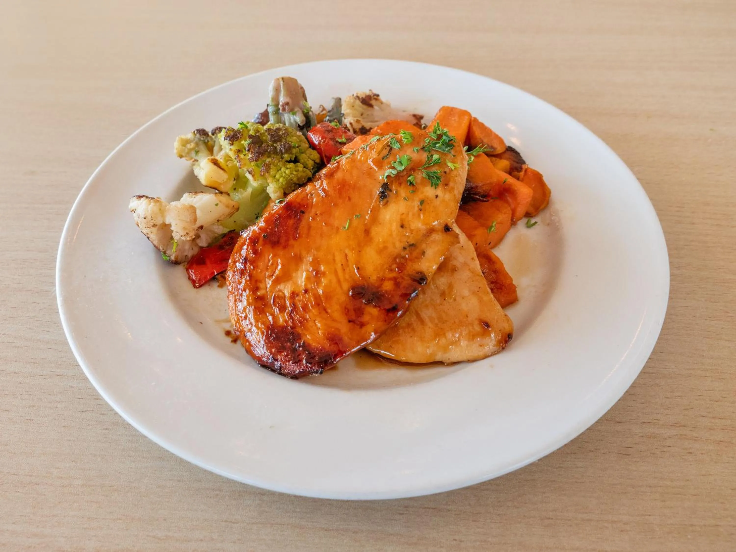 Restaurant/places to eat in Safari Inn Burbank-Universal, a Coast Hotel