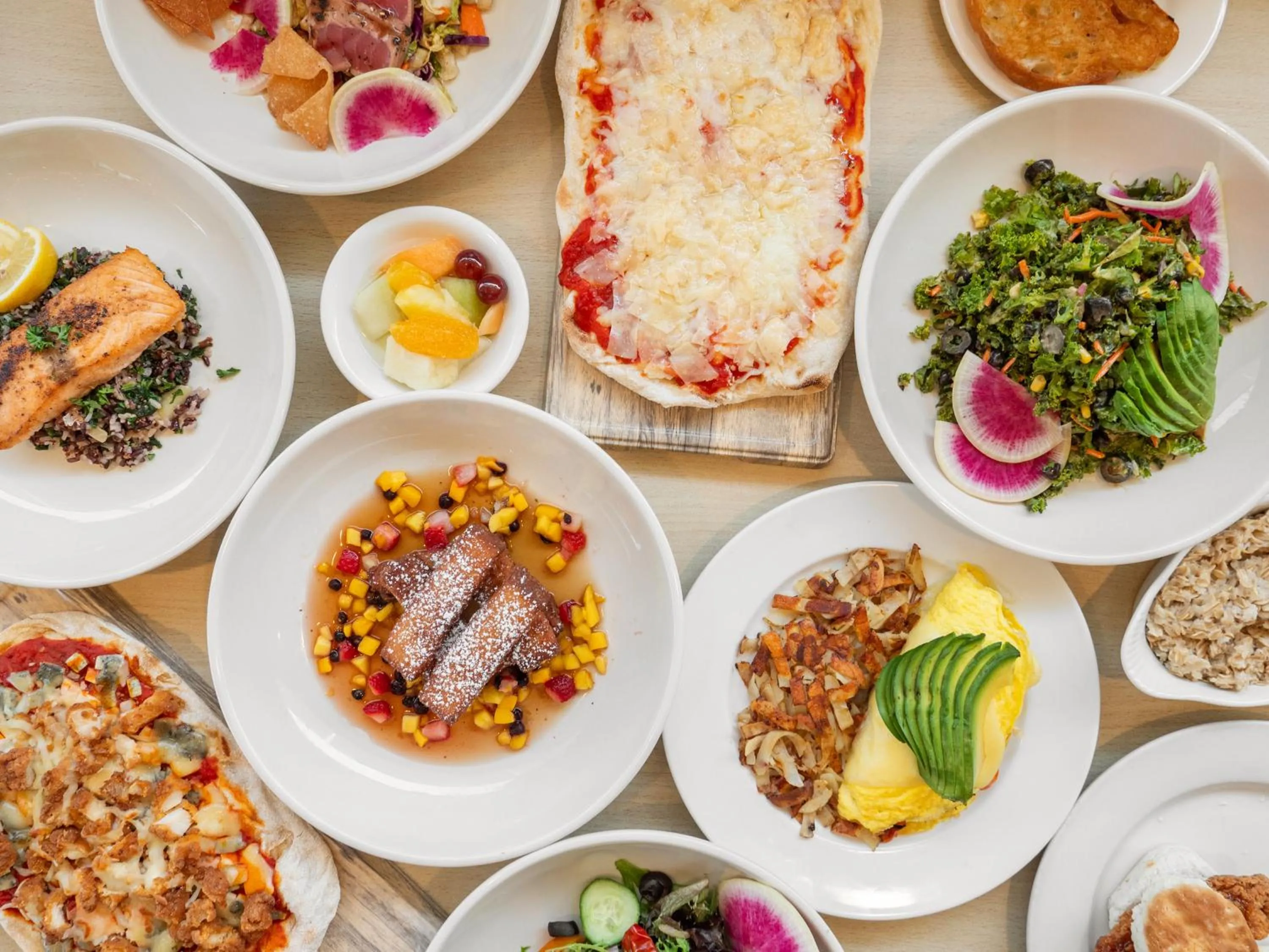 Restaurant/places to eat in Safari Inn Burbank-Universal, a Coast Hotel