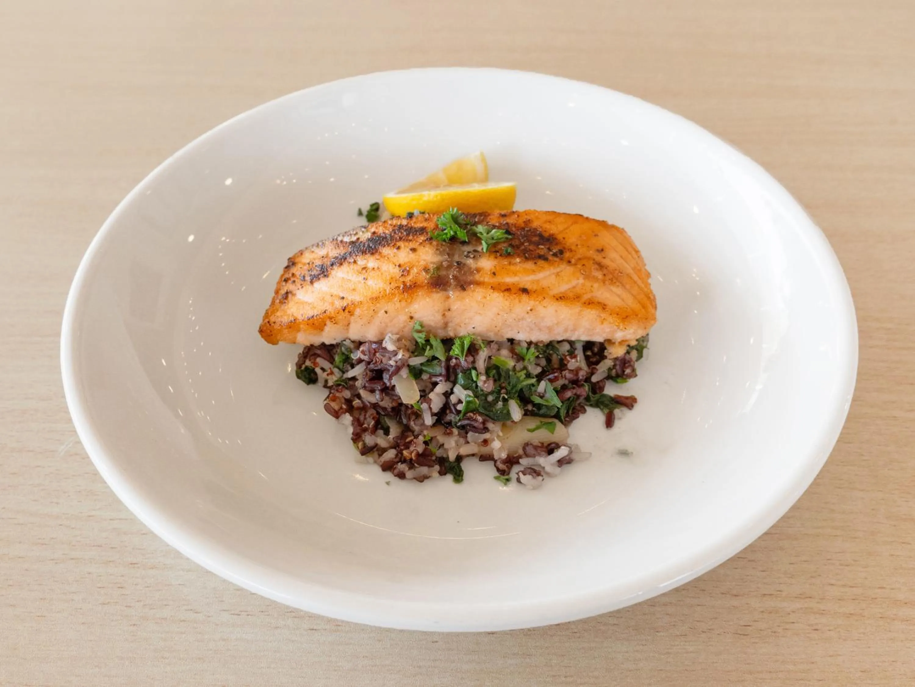 Restaurant/places to eat in Safari Inn Burbank-Universal, a Coast Hotel