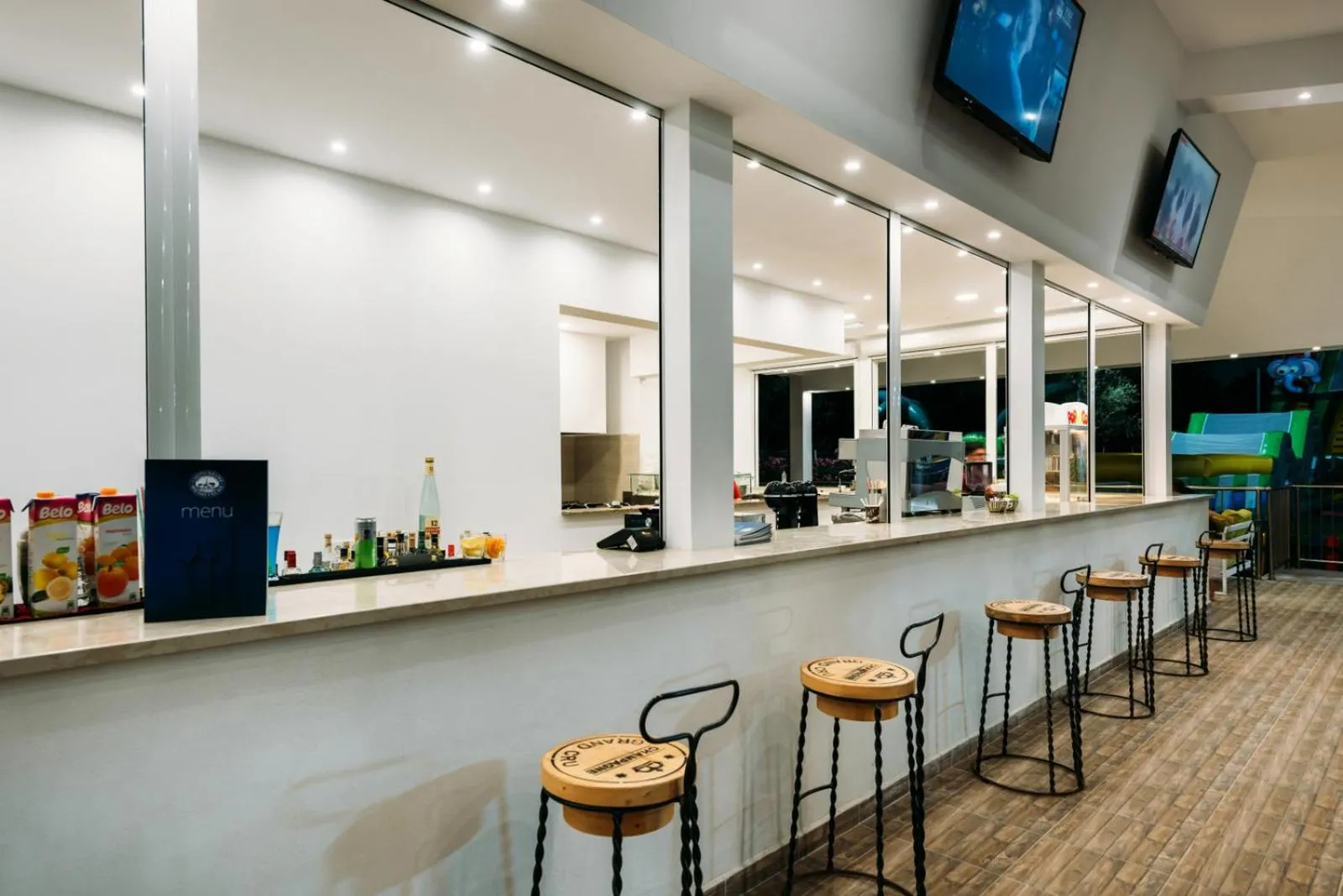 Lounge or bar in Caretta Paradise Resort & WaterPark