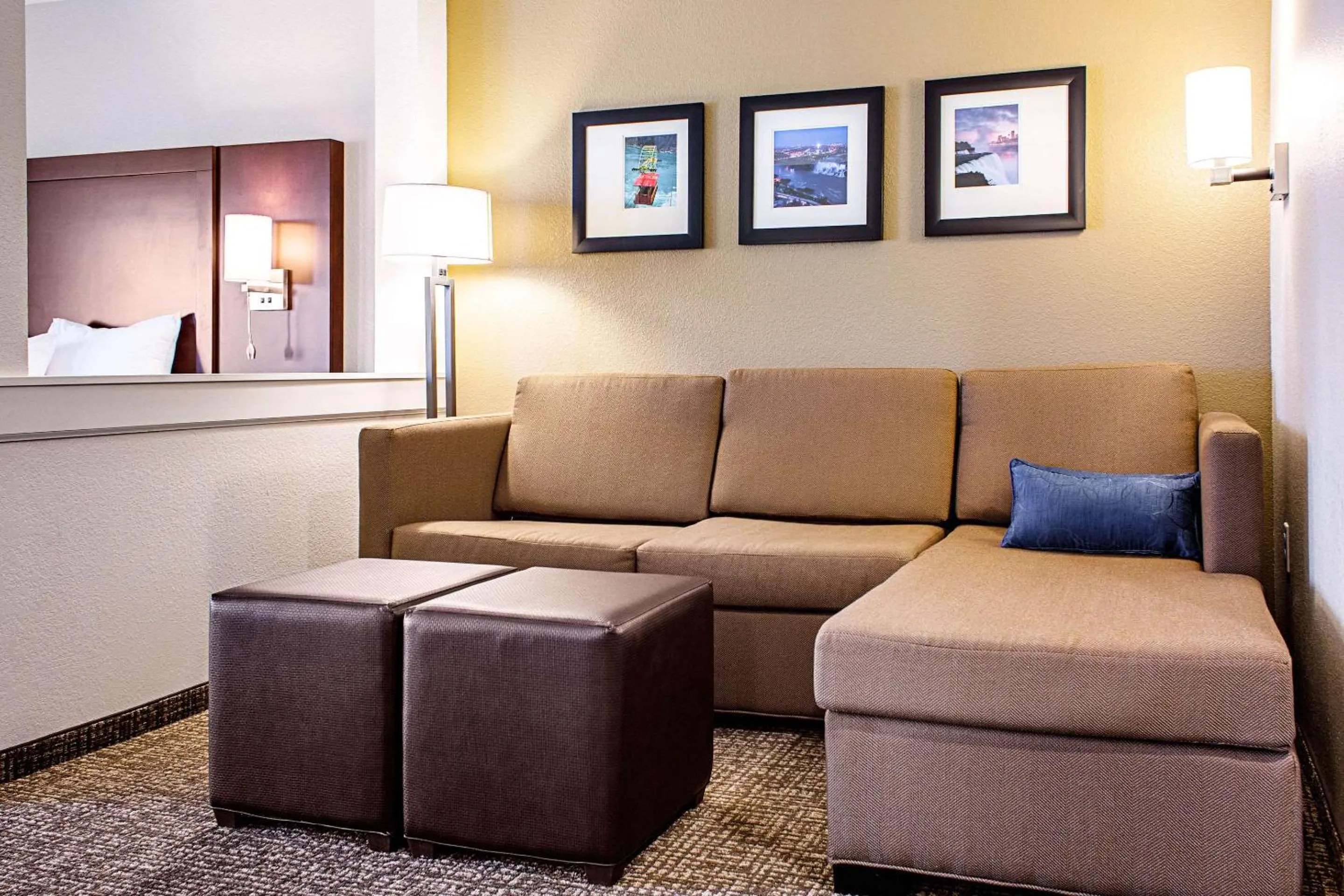 Photo of the whole room in Comfort Inn & Suites Niagara Falls Blvd USA