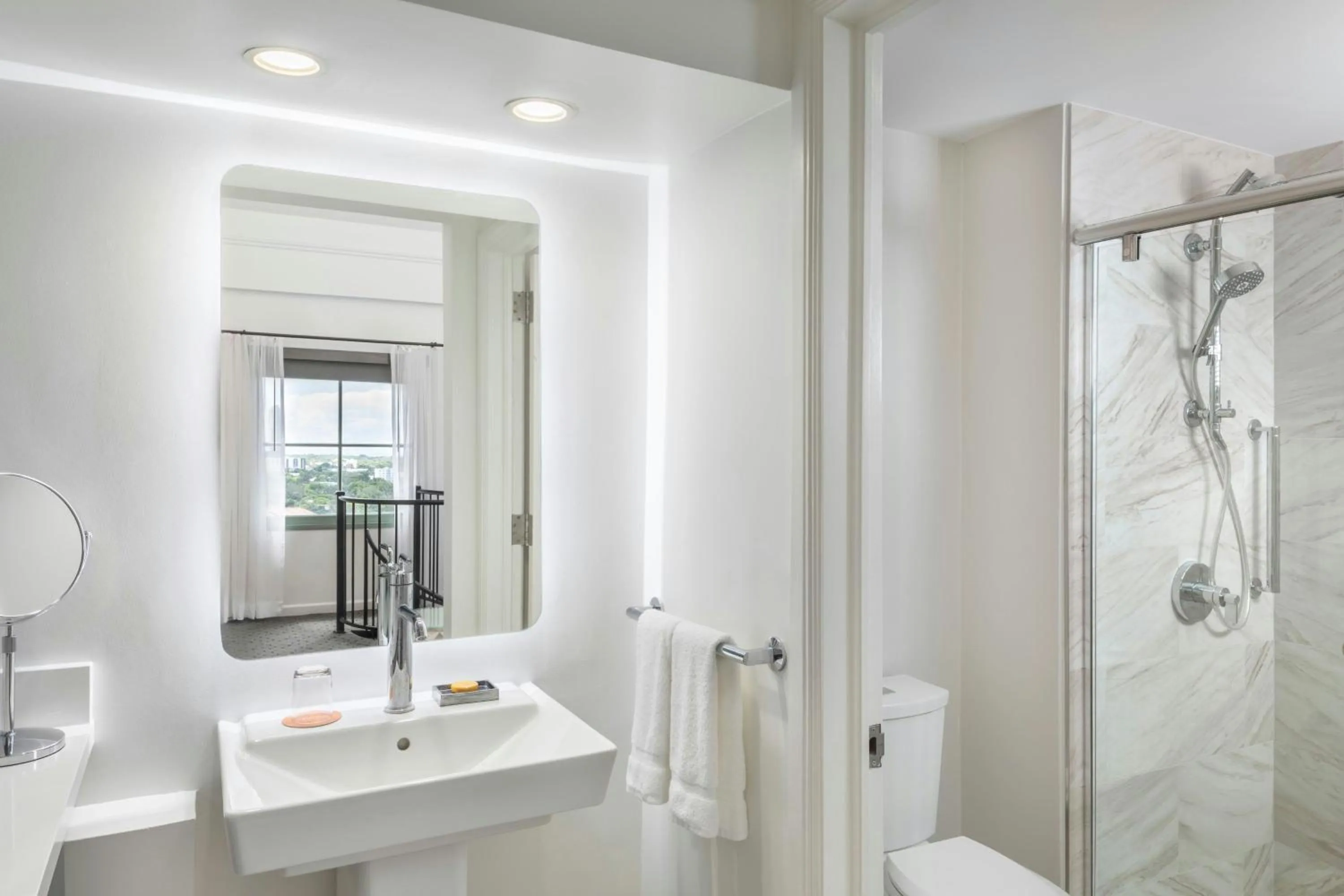 Bathroom in Hotel Colonnade Coral Gables, Autograph Collection