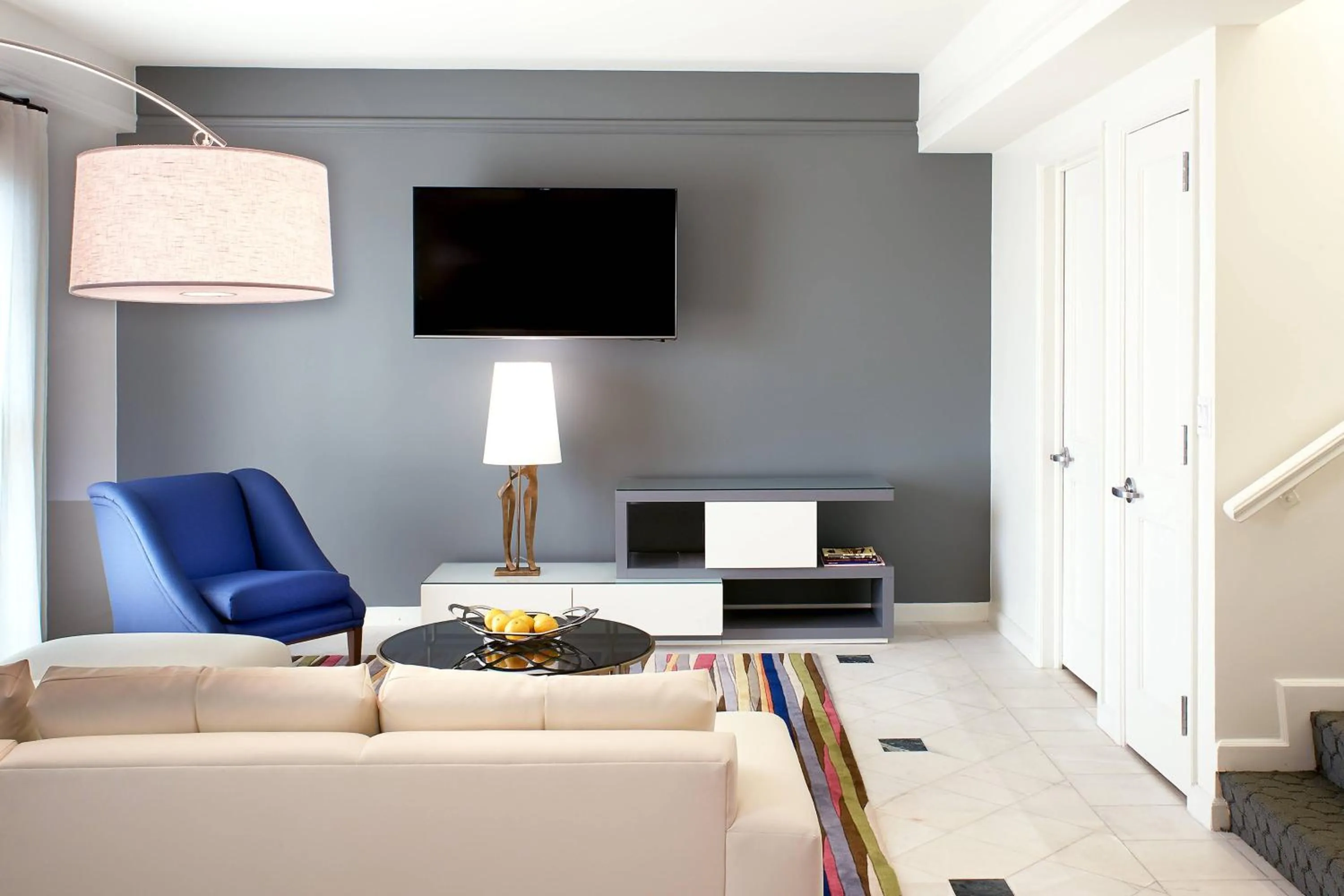 Bedroom in Hotel Colonnade Coral Gables, Autograph Collection