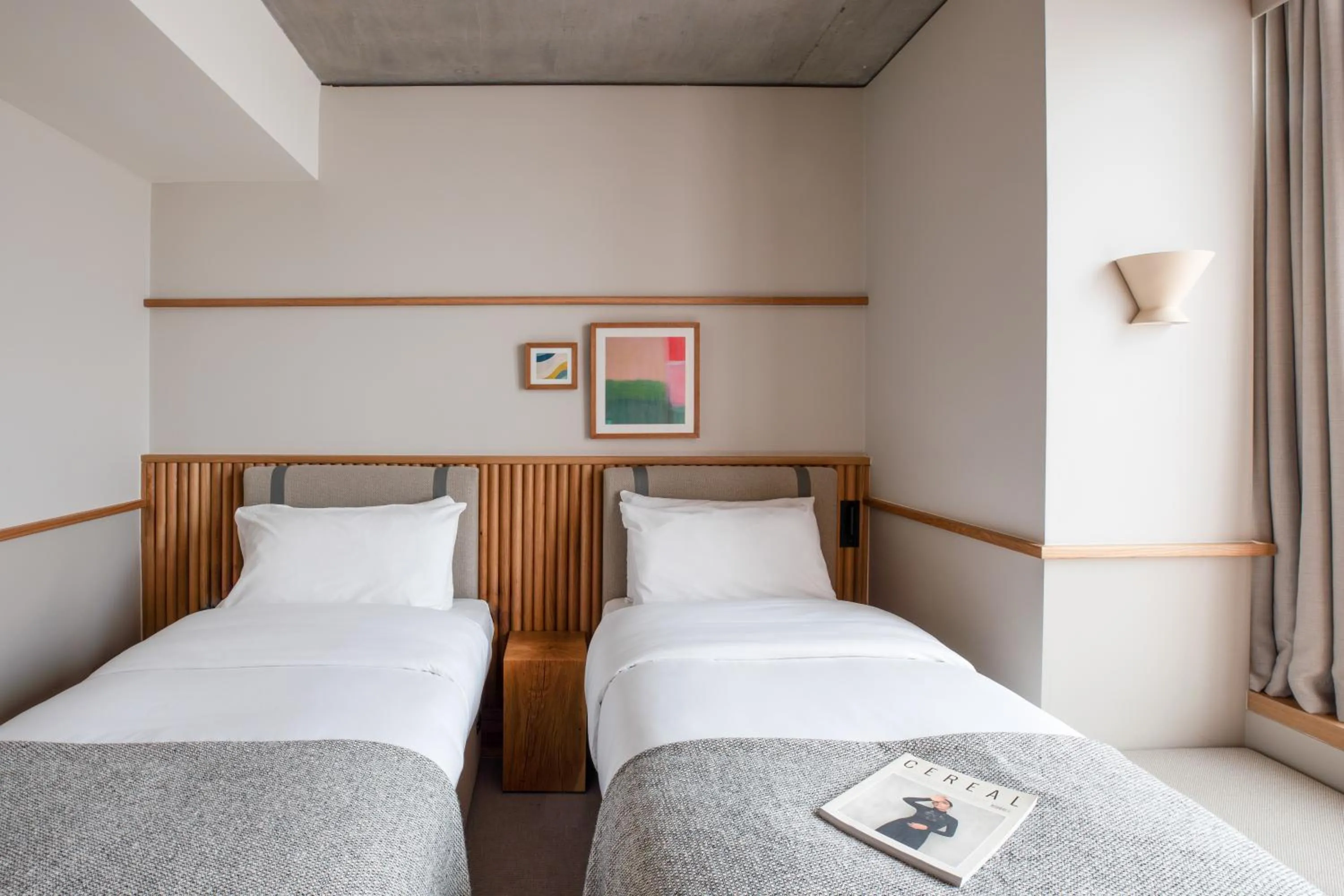 Bed in Wren Urban Nest