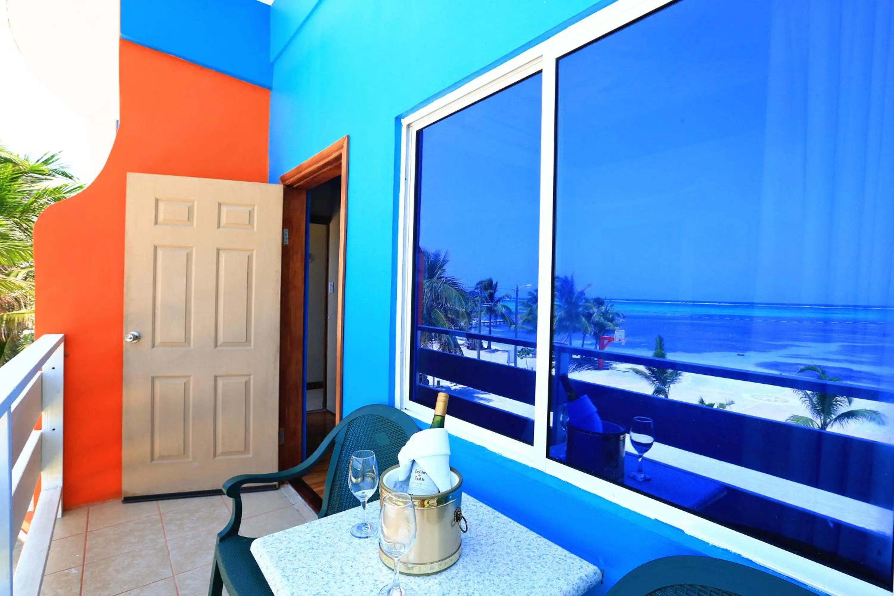 Hotel Royal Blue & Golf Cart Rental