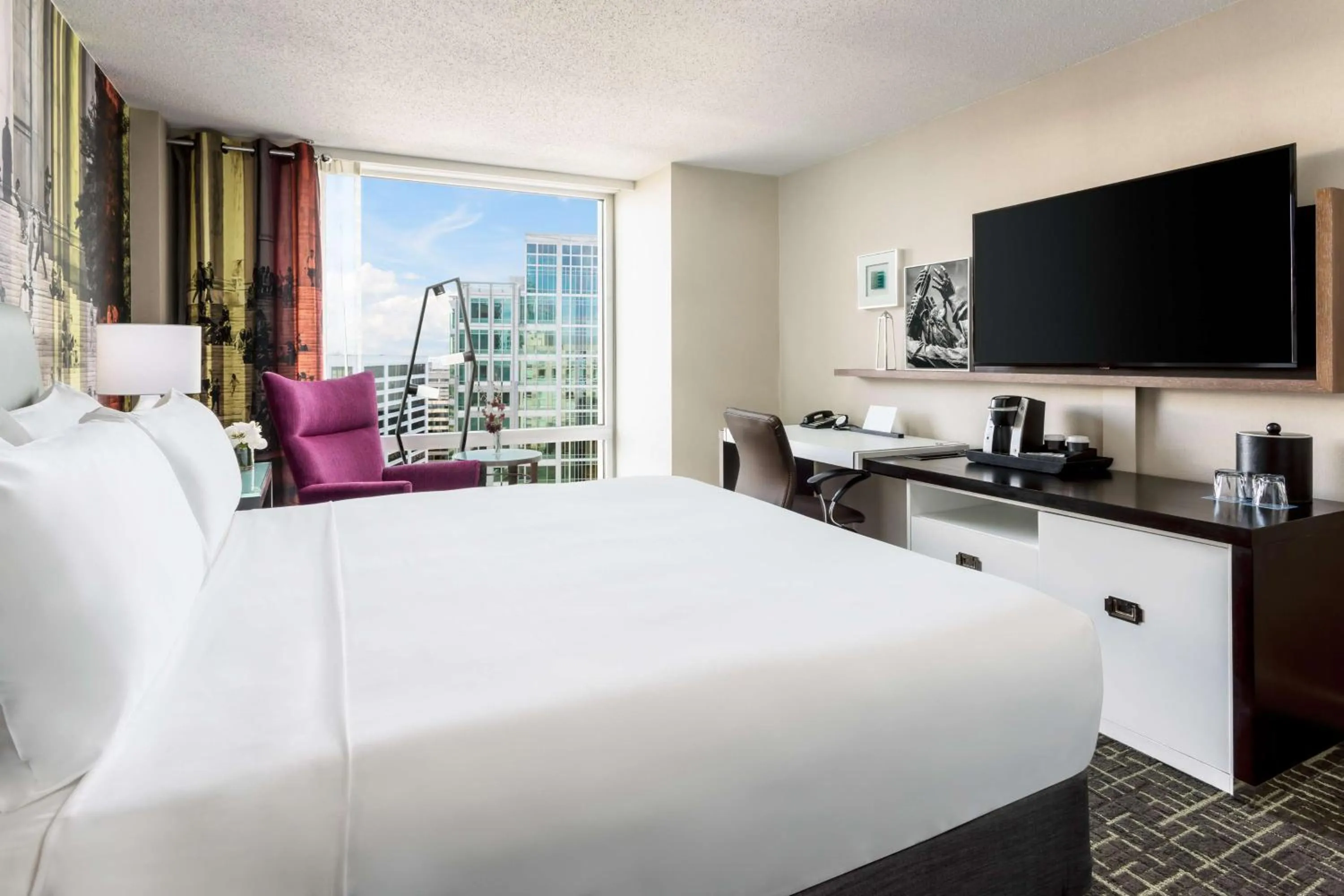 Bedroom, Bed in Hyatt Centric Arlington