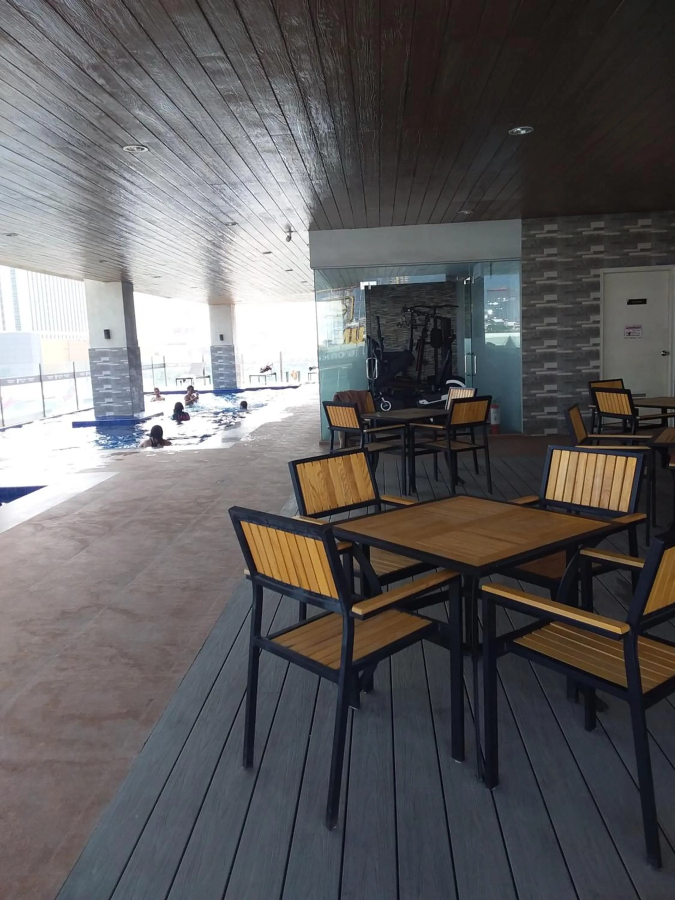 AJ Sundiva Tower w balcony