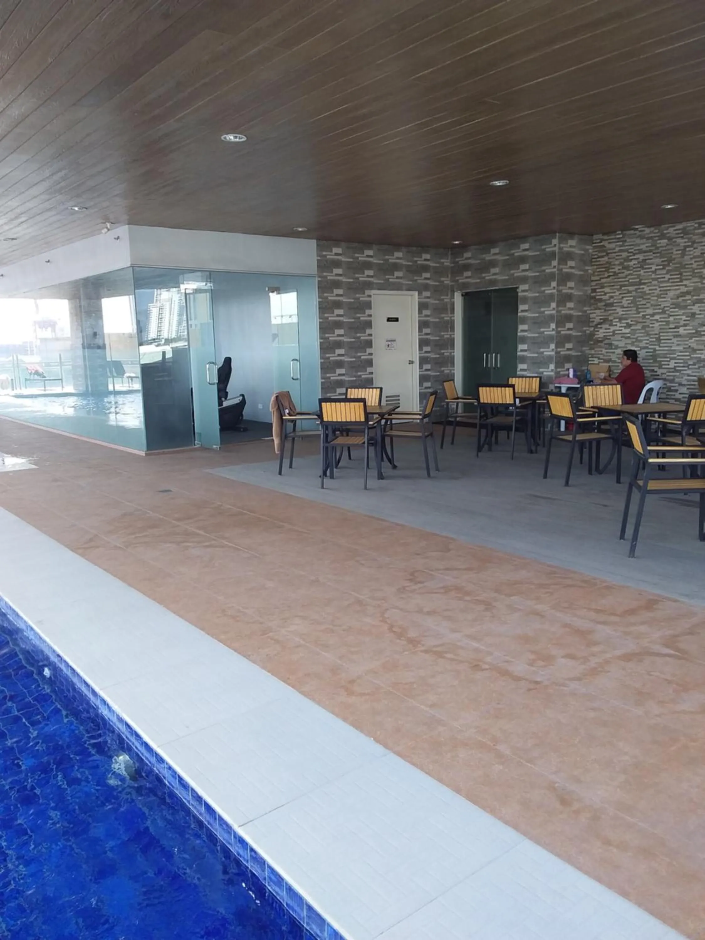 AJ Sundiva Tower w balcony