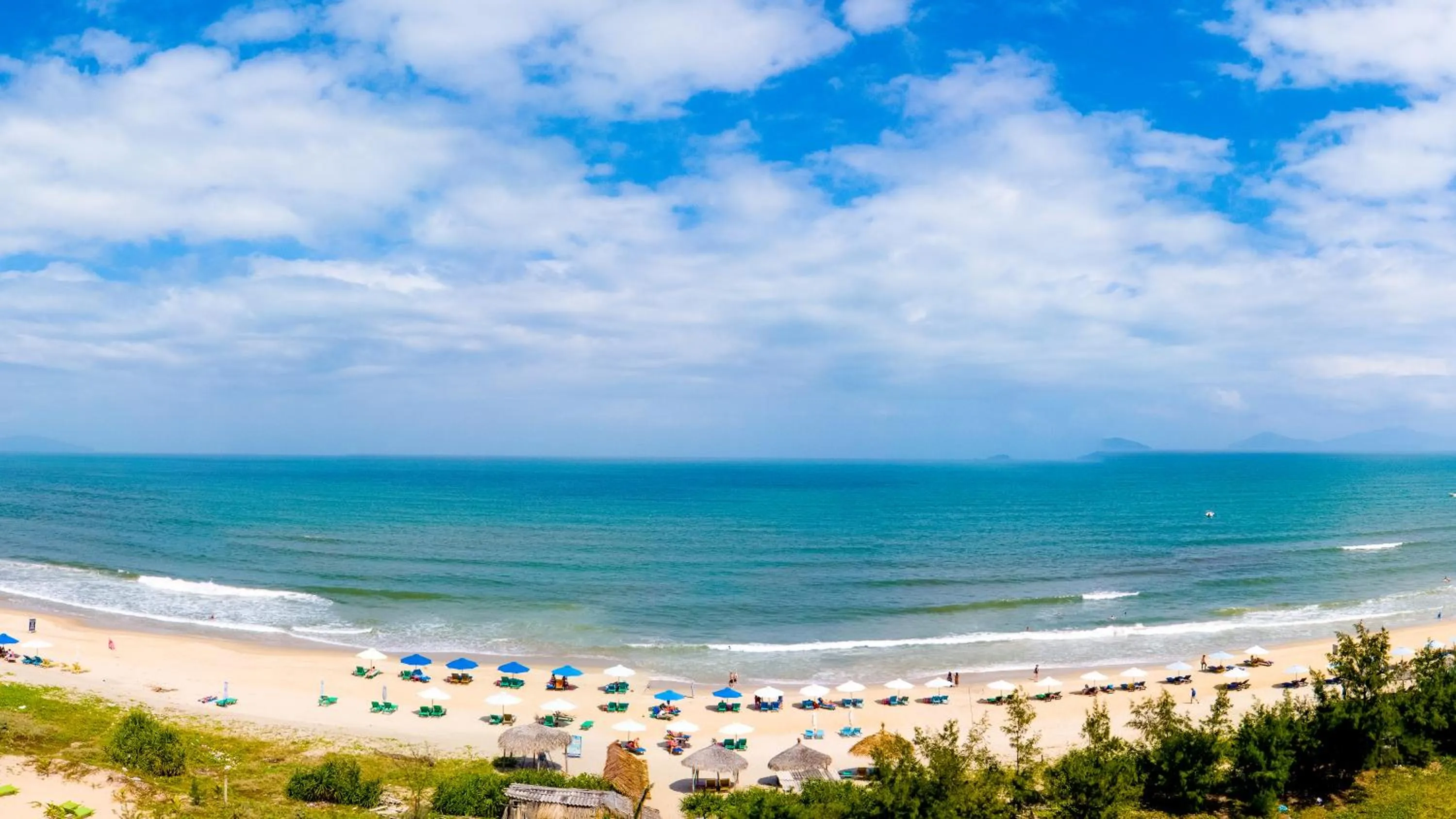 Beach in Daisy An Bang Villa