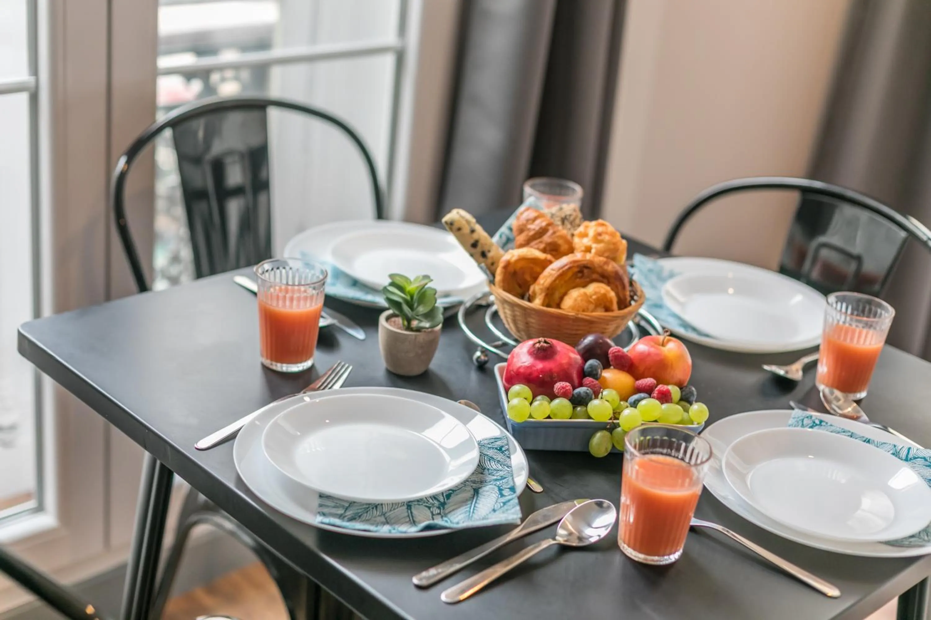 Coffee/tea facilities in WS Louvre - Richelieu