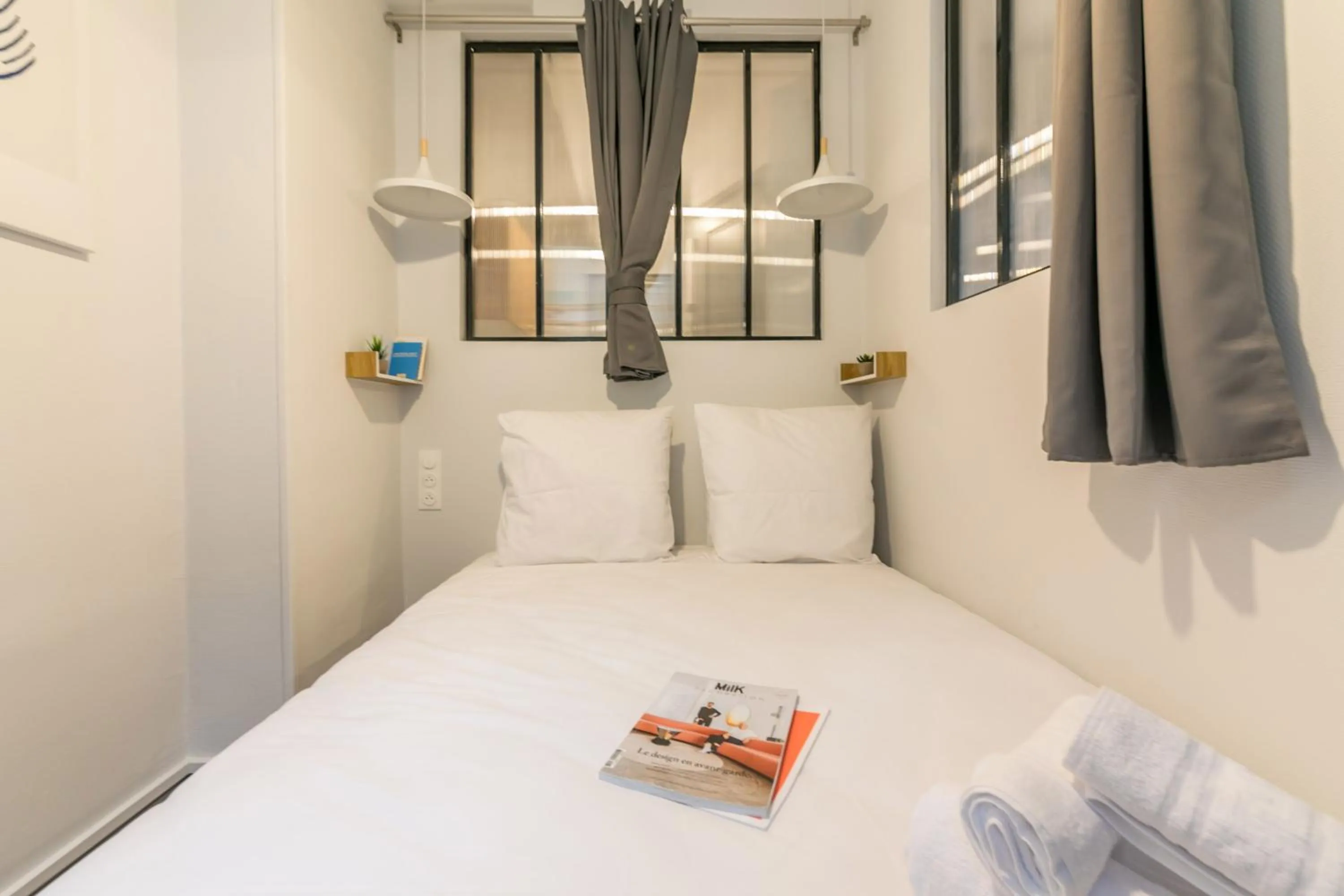 Bedroom, Bed in WS Louvre - Richelieu