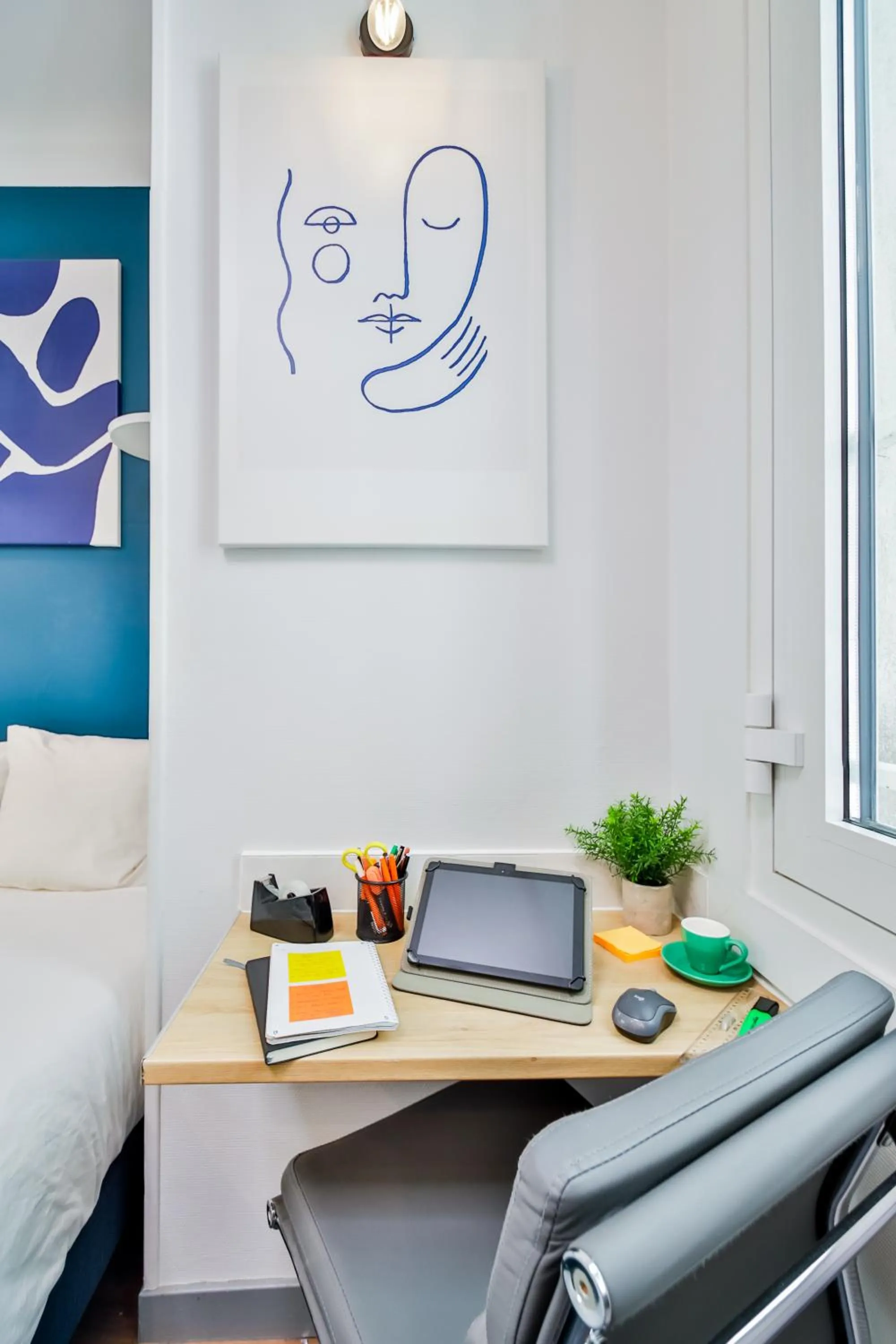 Seating area, Bed in WS Louvre - Richelieu