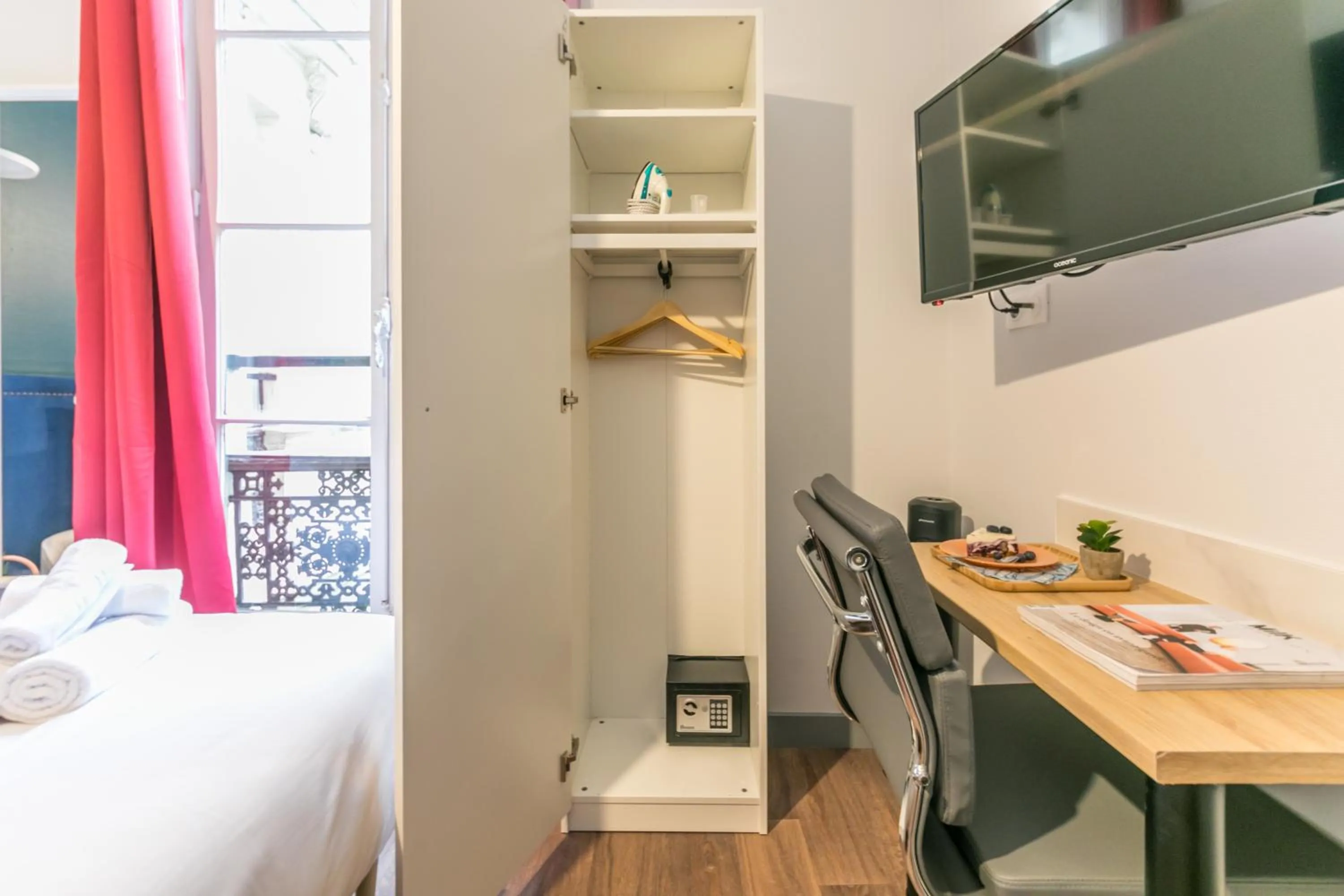 Other, Bed in WS Louvre - Richelieu