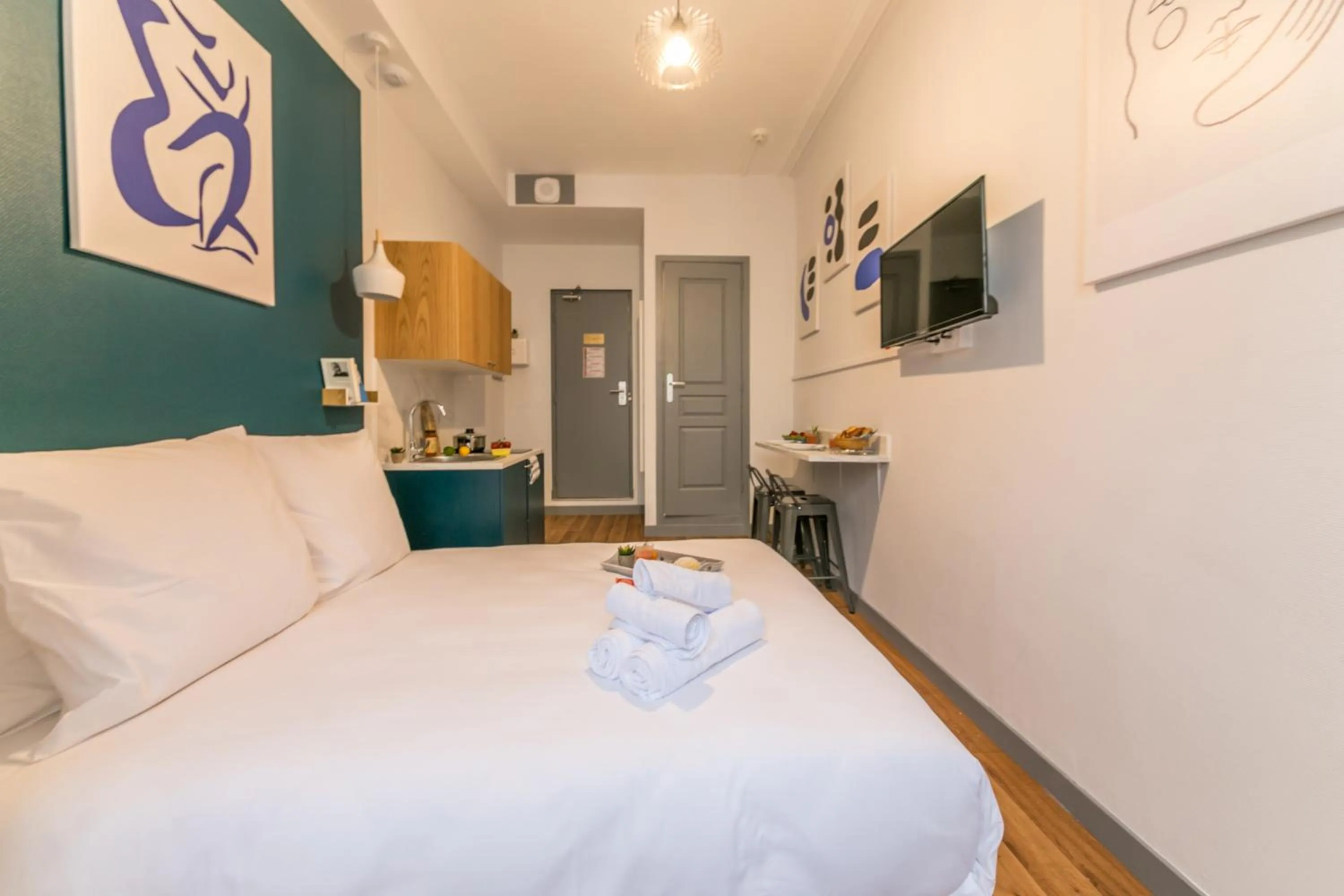 Bedroom, Bed in WS Louvre - Richelieu