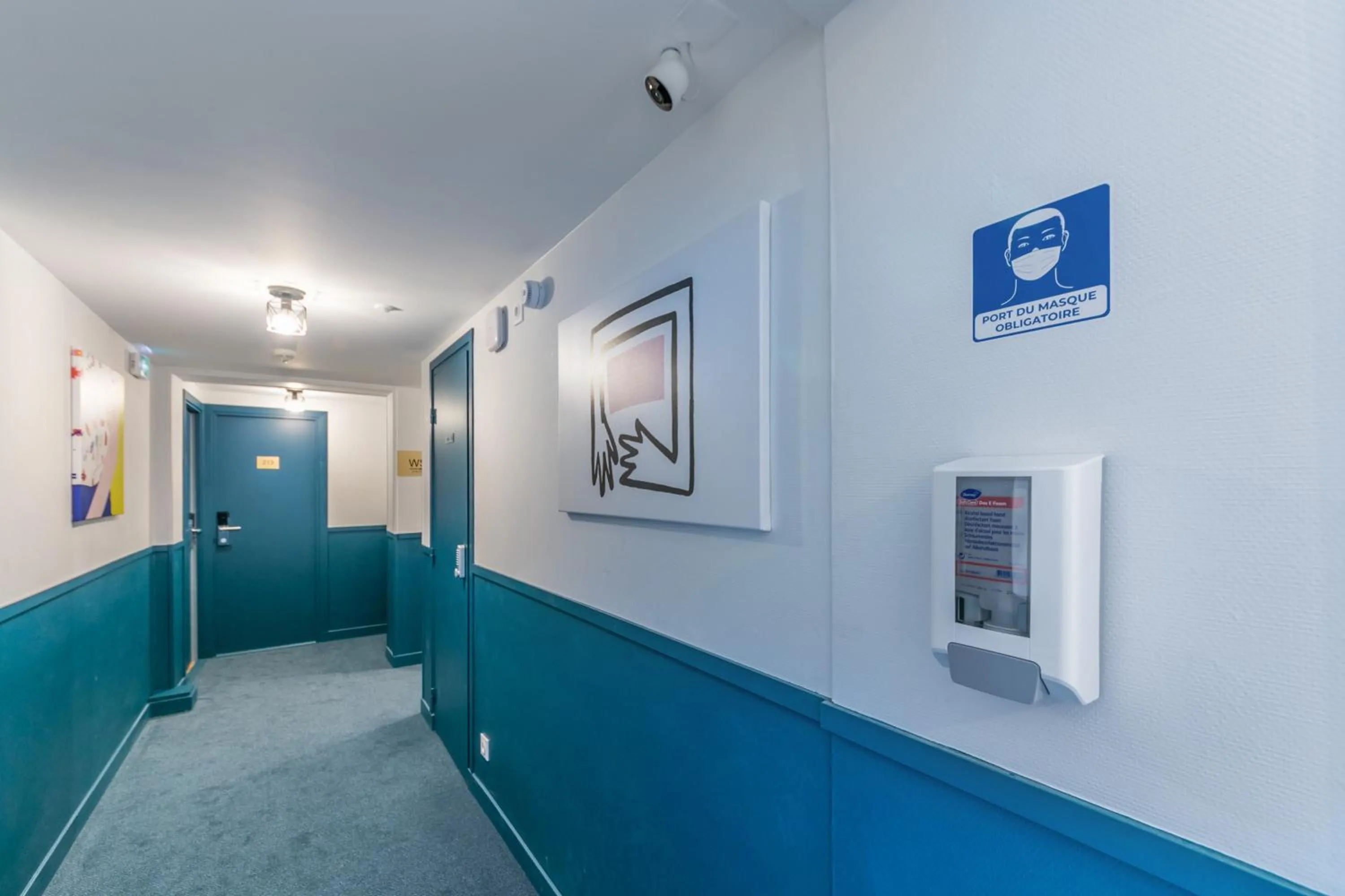 Property logo or sign in WS Louvre - Richelieu