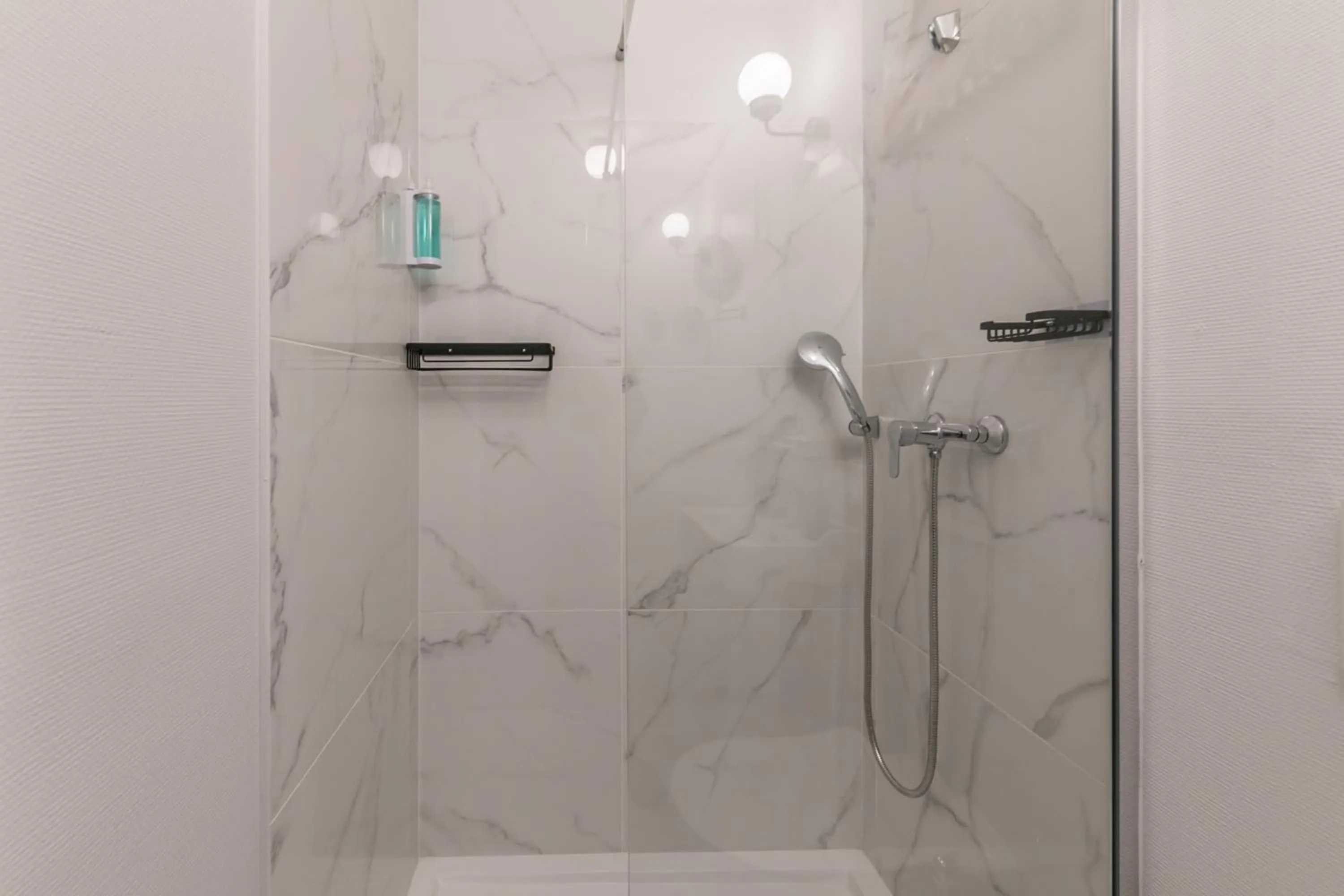 Shower in WS Louvre - Richelieu