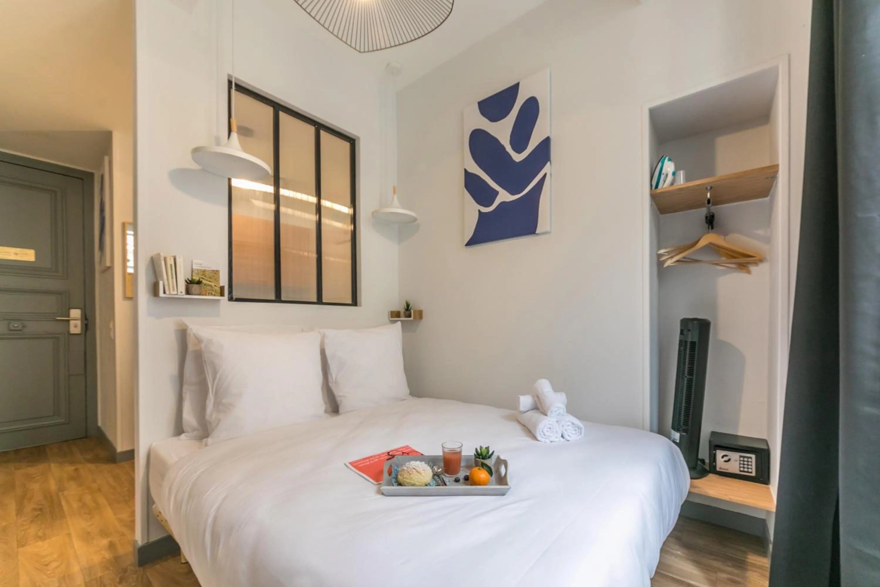 Bedroom, Bed in WS Louvre - Richelieu