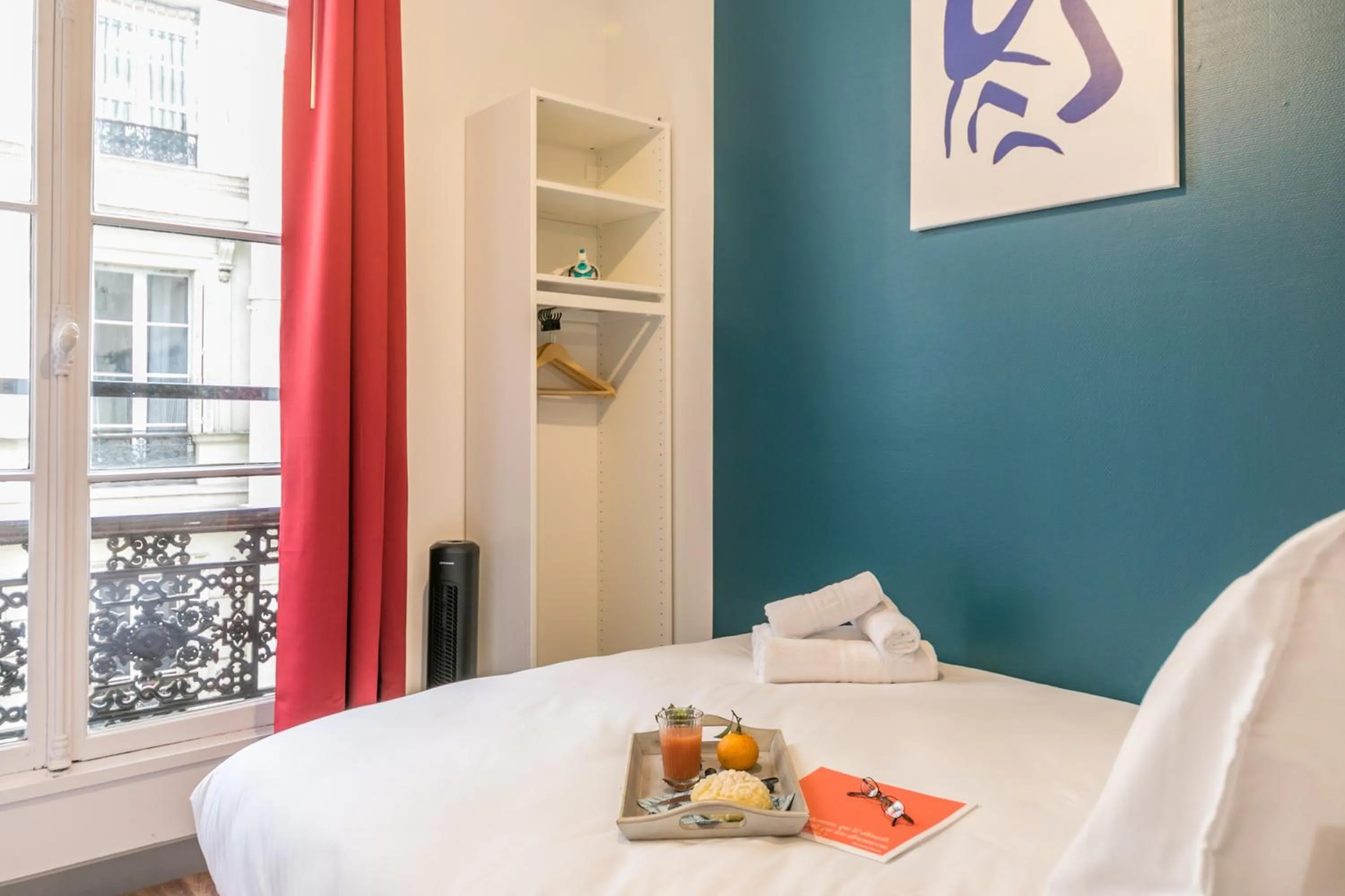 Bedroom, Bed in WS Louvre - Richelieu