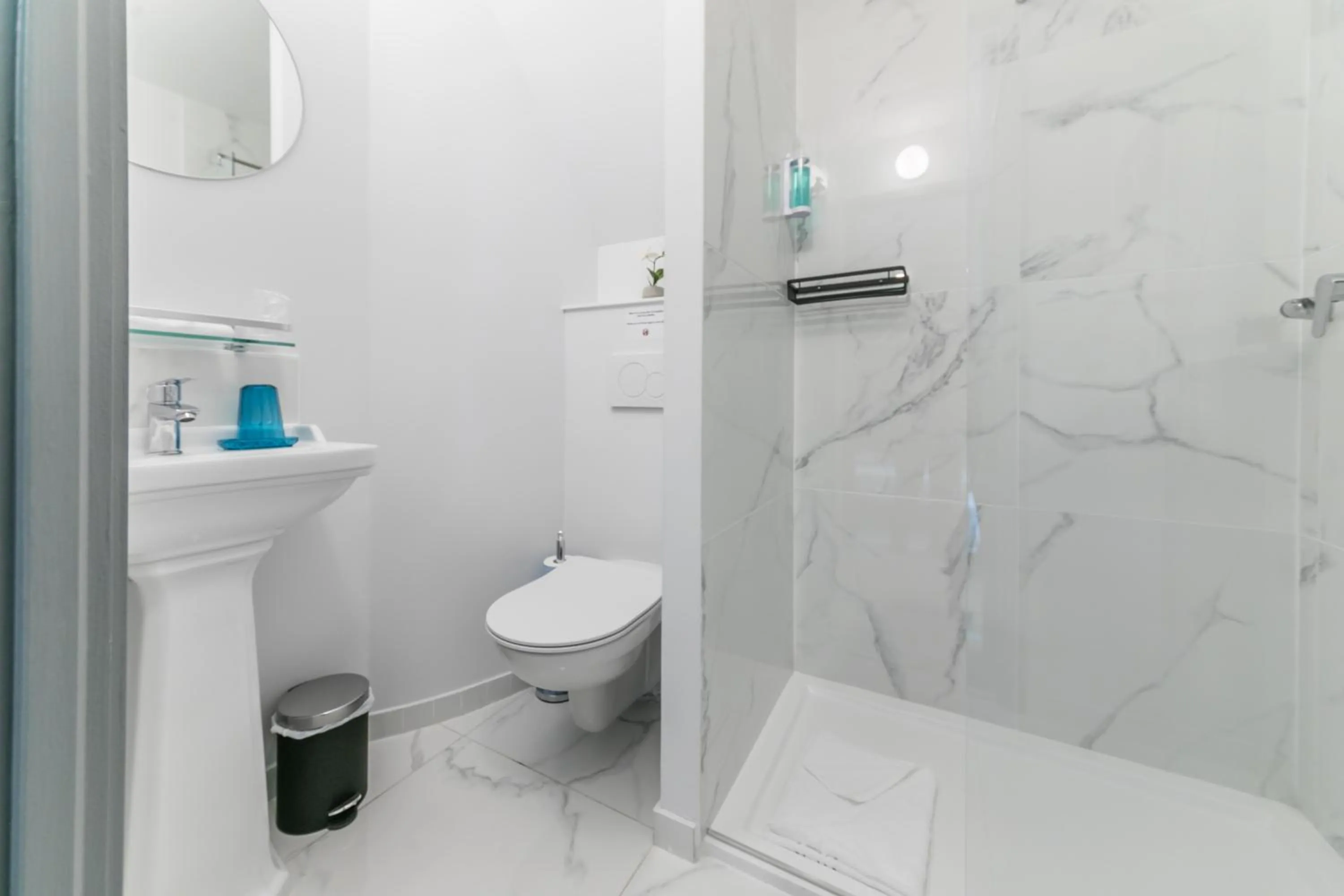 Shower in WS Louvre - Richelieu