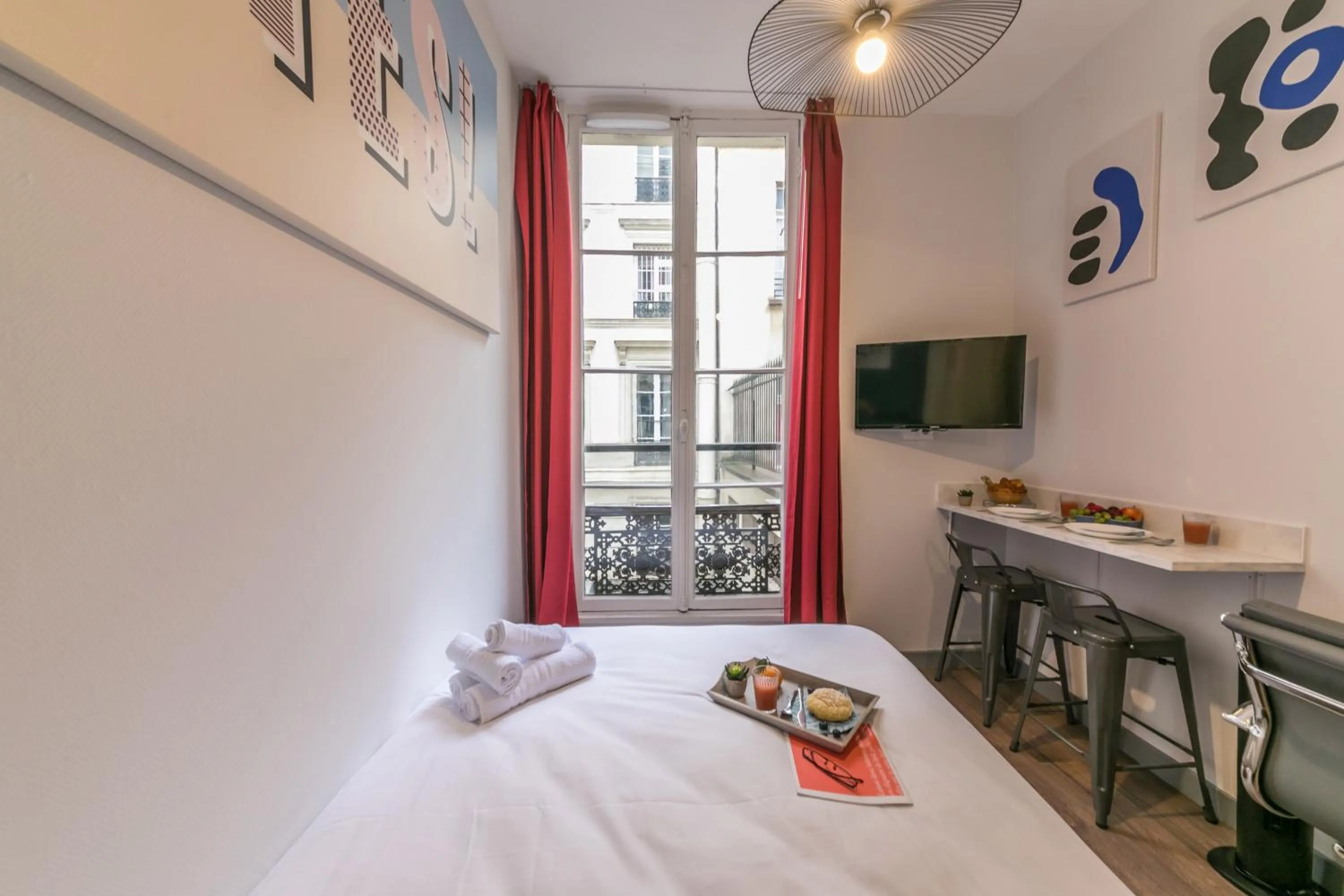 Bedroom, Bed in WS Louvre - Richelieu