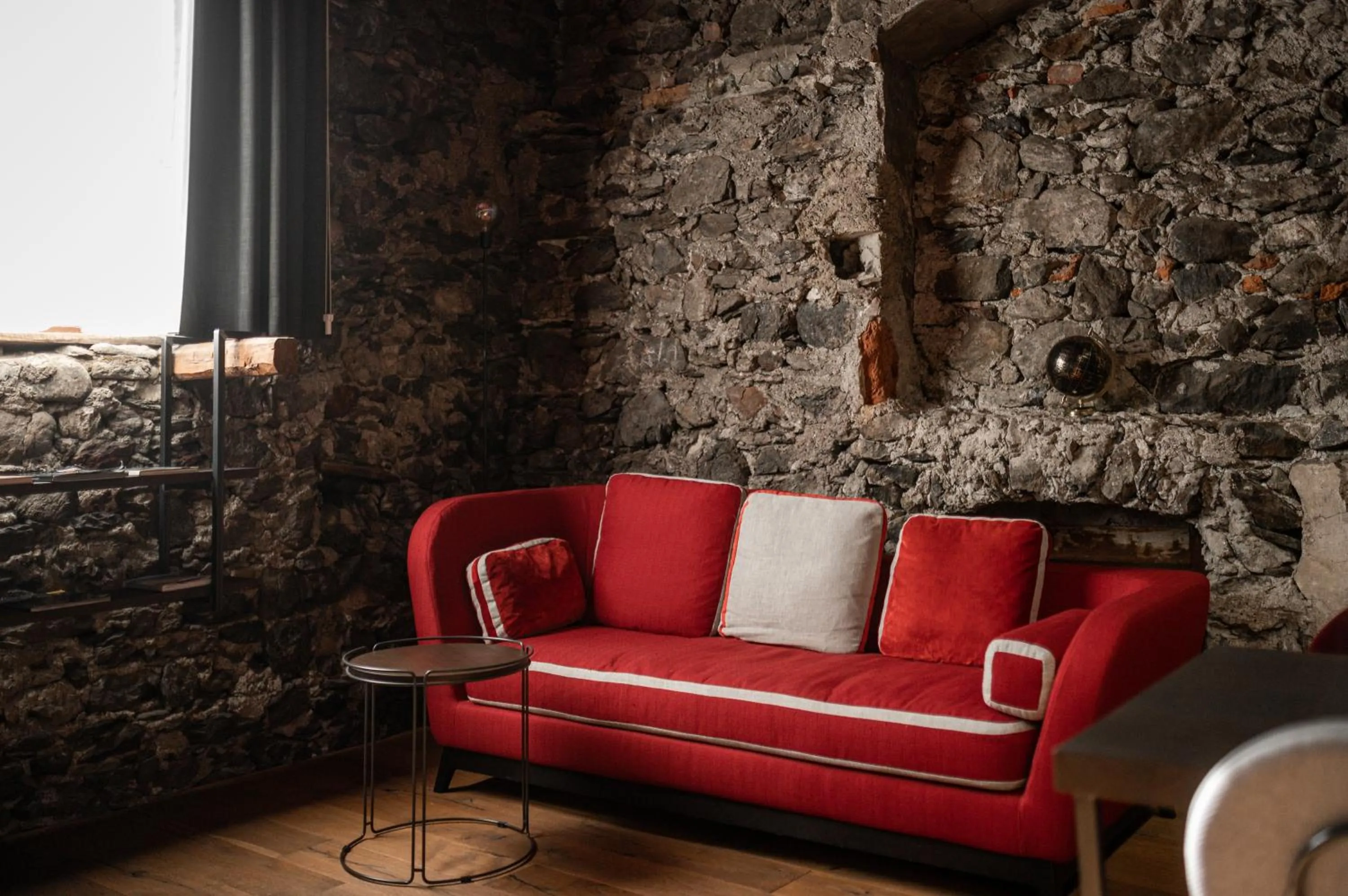 Living room in flurin Suites