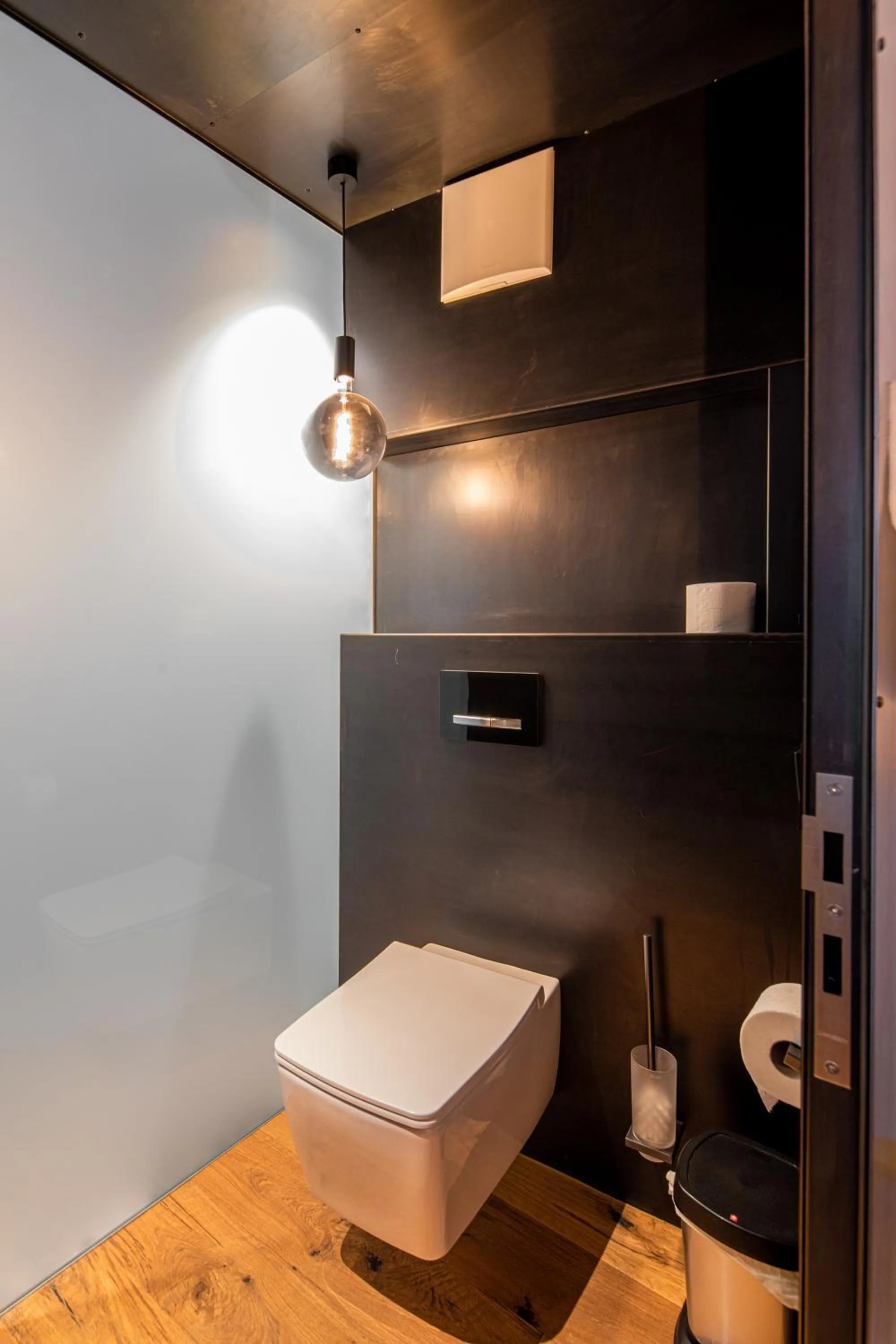 Toilet in Flurin Suites