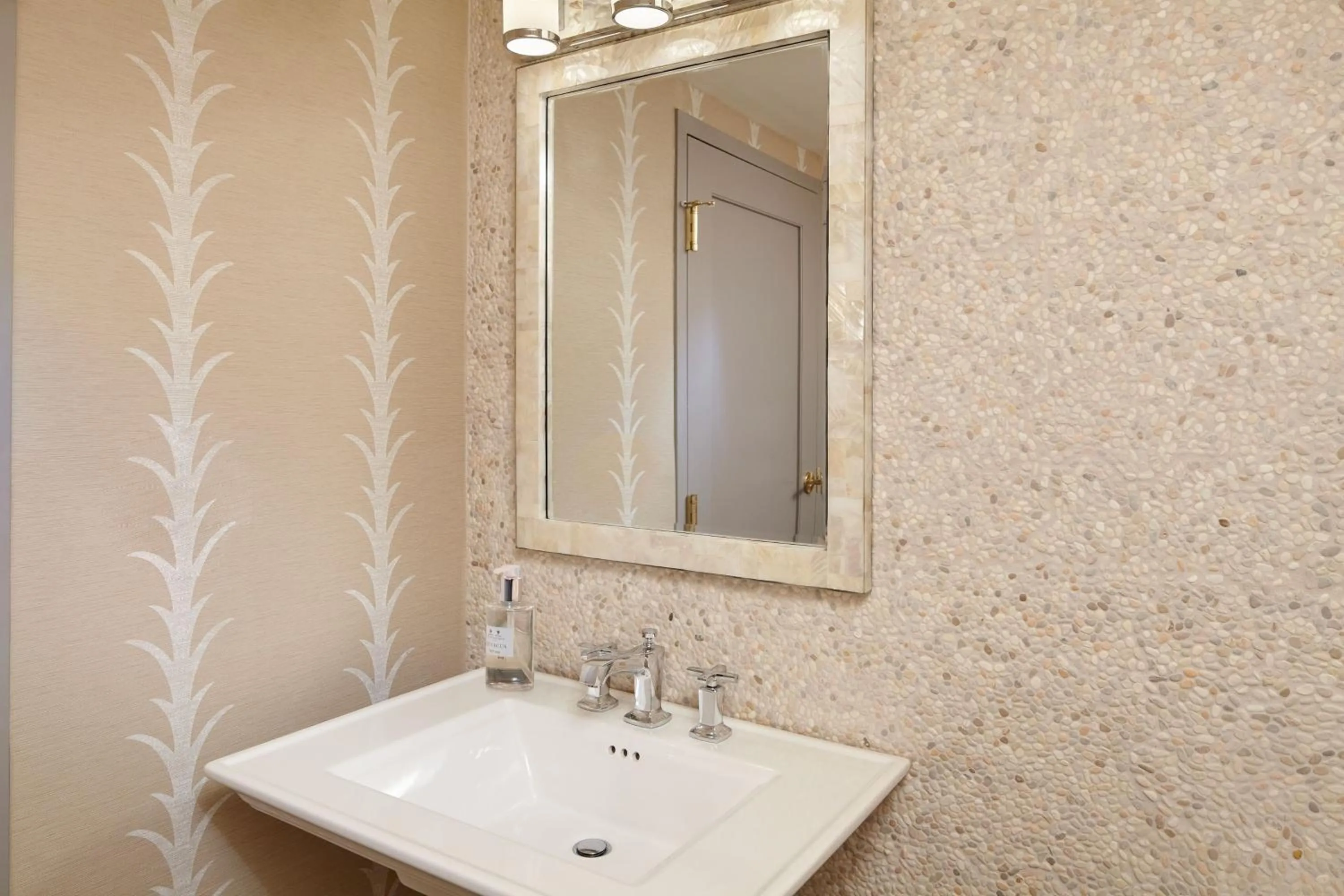 Bathroom in The Burgess Hotel, Atlanta, a Tribute Portfolio Hotel