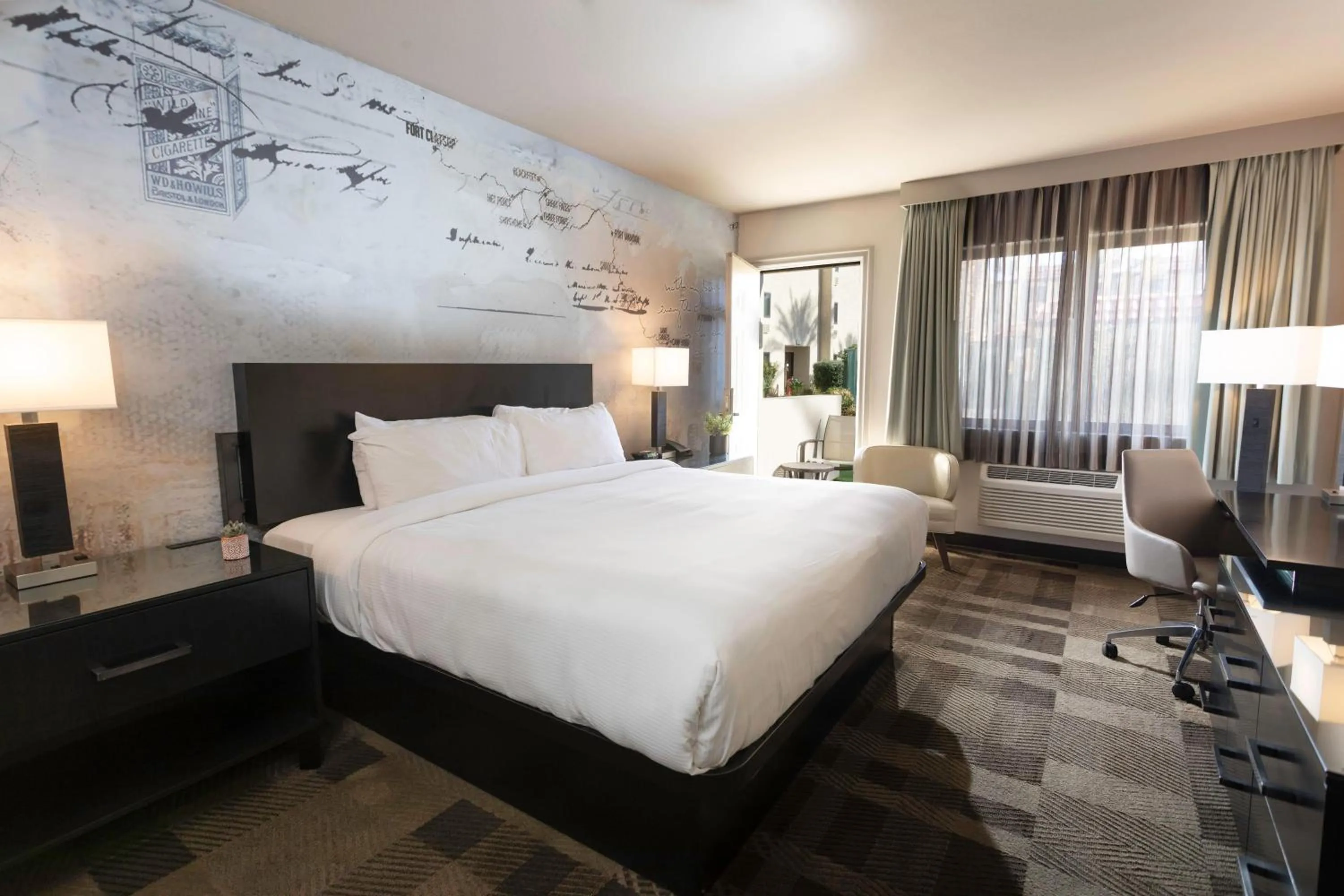 Photo of the whole room, Bed in Silver Sevens Hotel and Casino, a Wyndham Garden