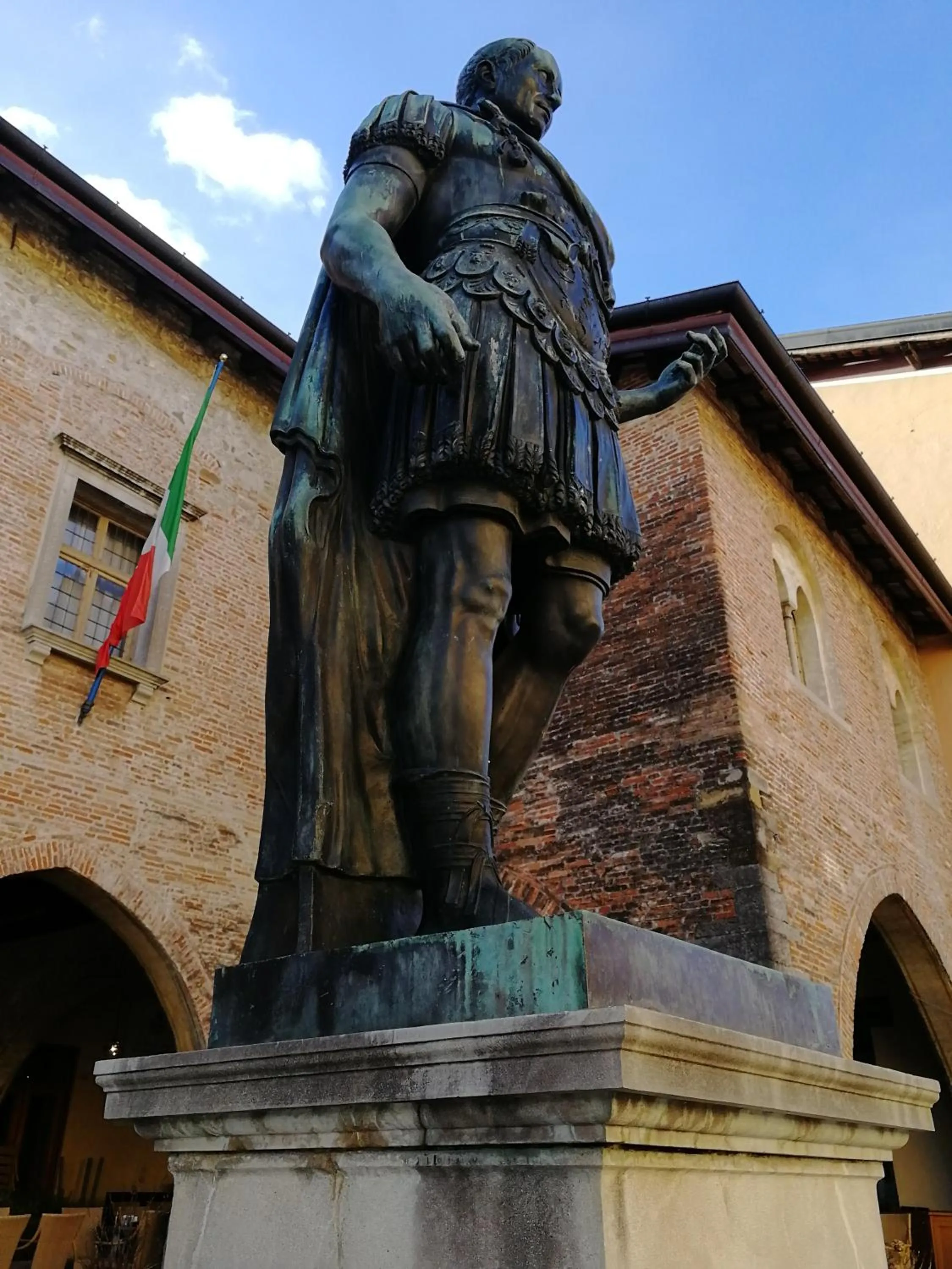 Photo of the whole room in Domus Iulii