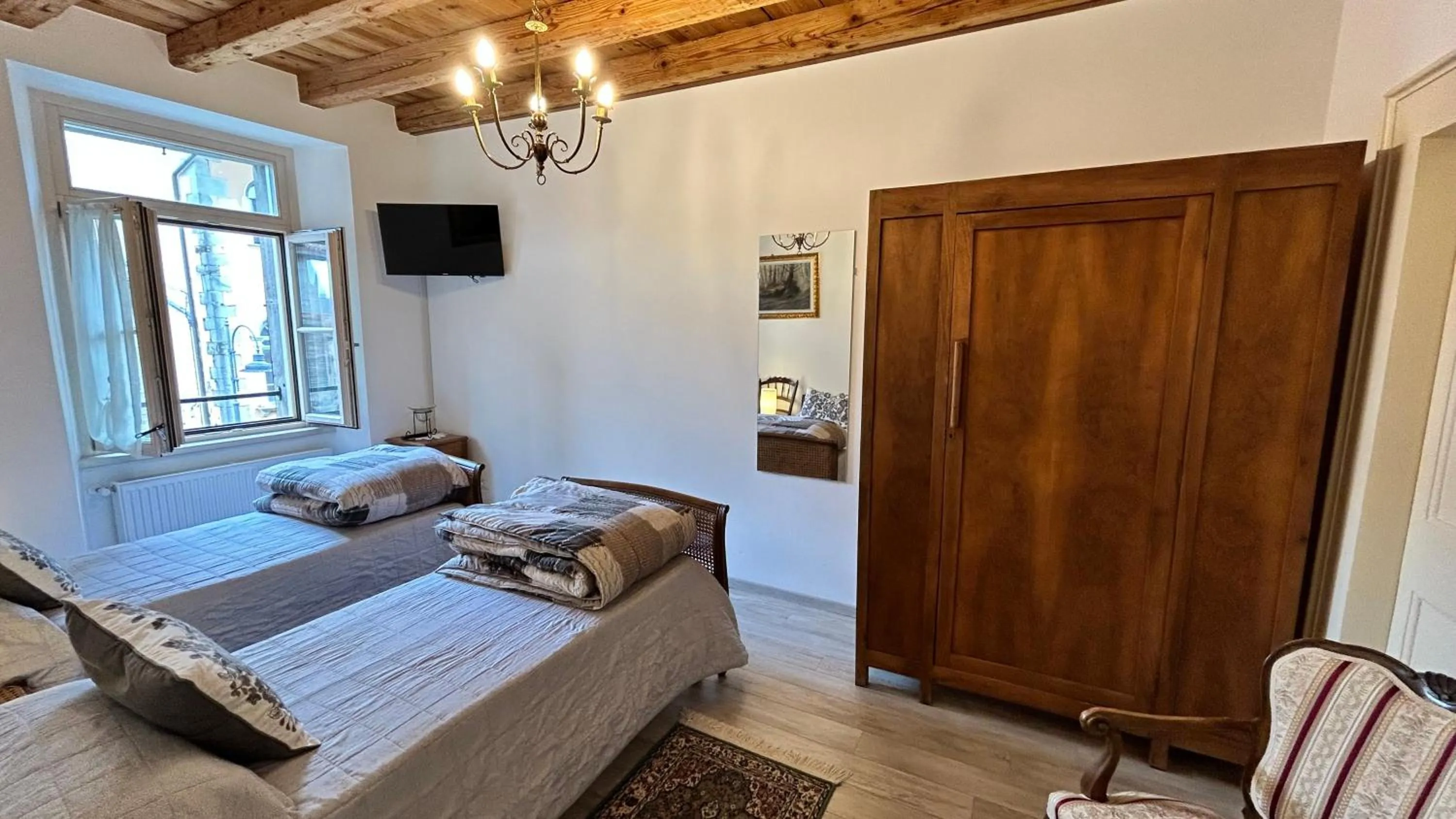 Bedroom, Bed in Domus Iulii