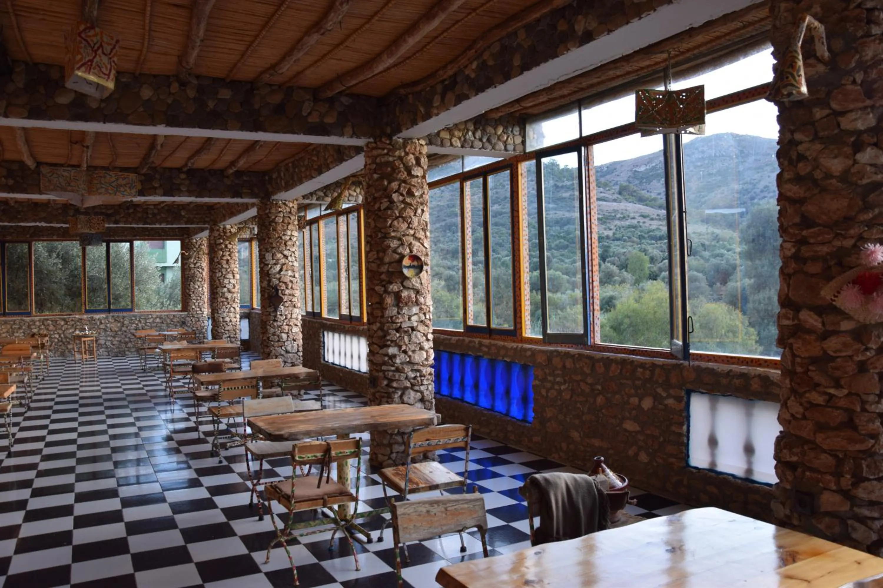 Restaurant/places to eat in Hotel Leonor