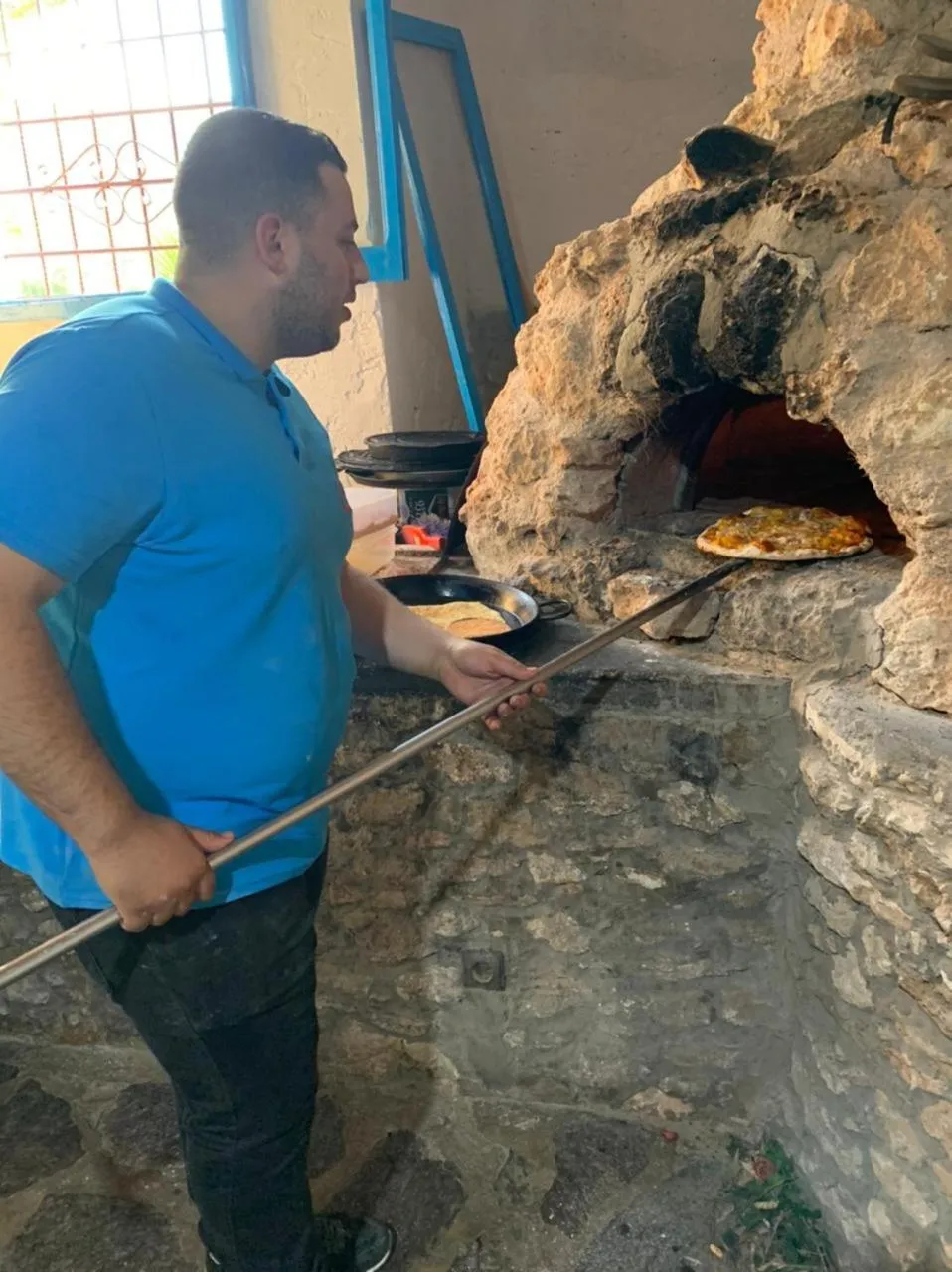 Restaurant/places to eat in Hotel Leonor