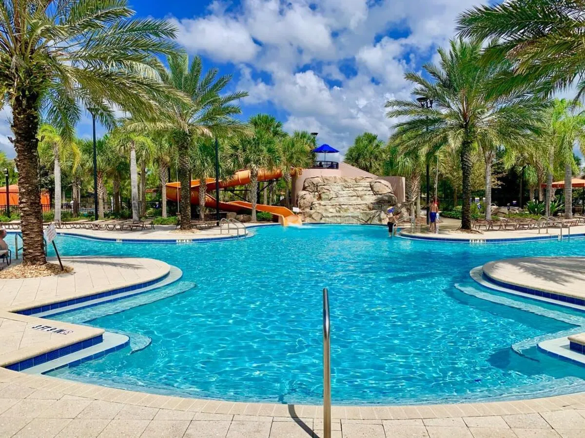 Gorgeous 5 Bd Single Family with Pool 5528