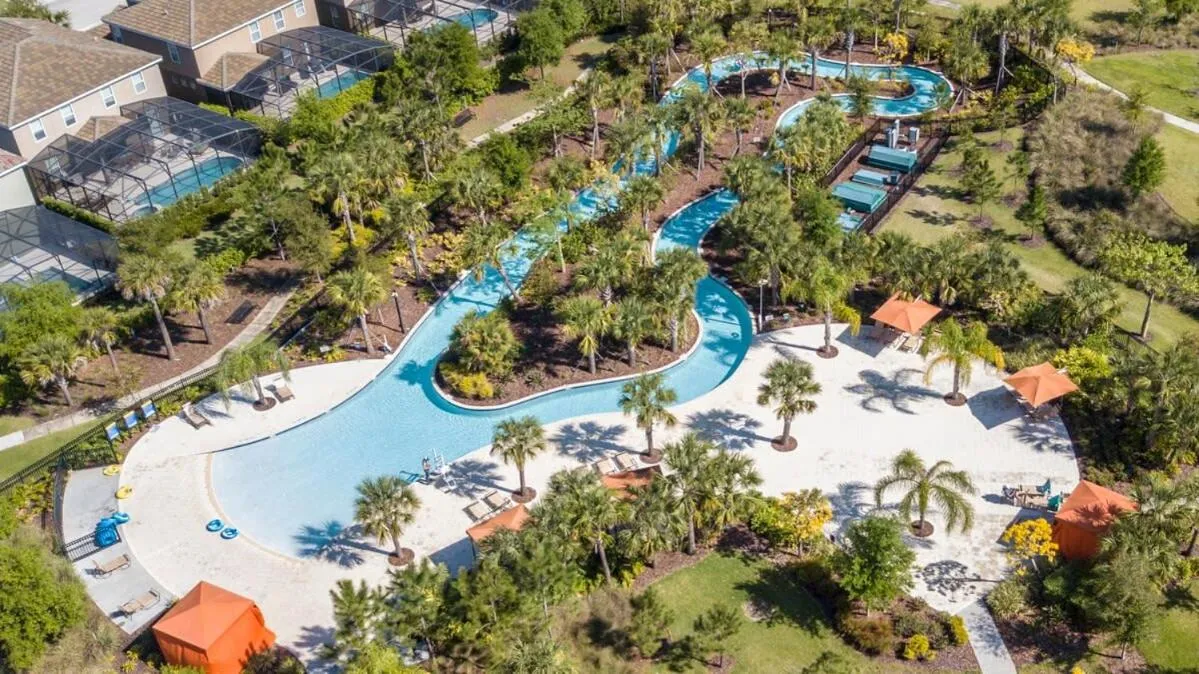 Gorgeous 5 Bd Single Family with Pool 5528