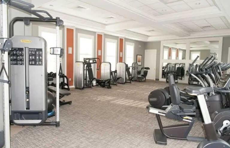 Gorgeous 5 Bd Single Family with Pool 5528