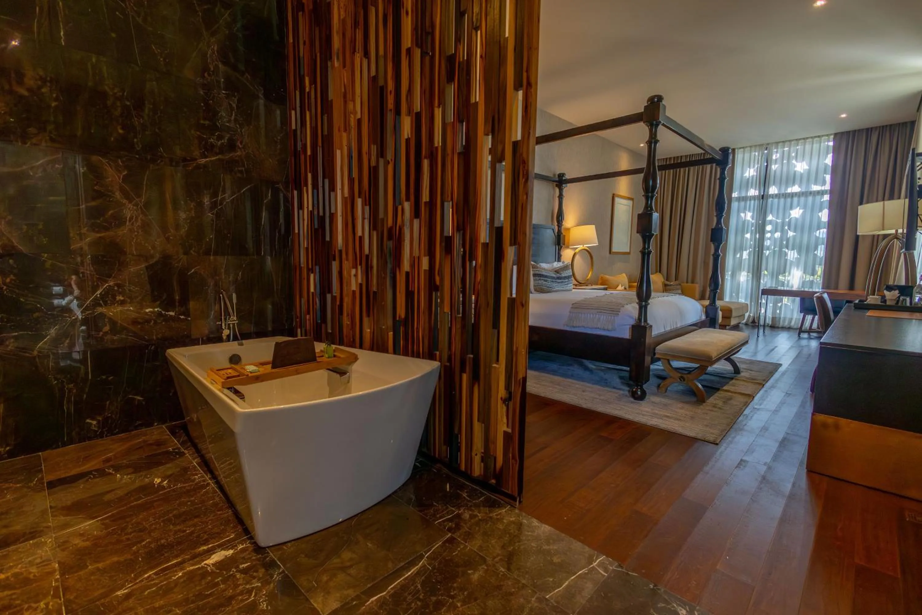 Hot Tub, Bed in Casa Raíces Hotel Luxury & Viñedo