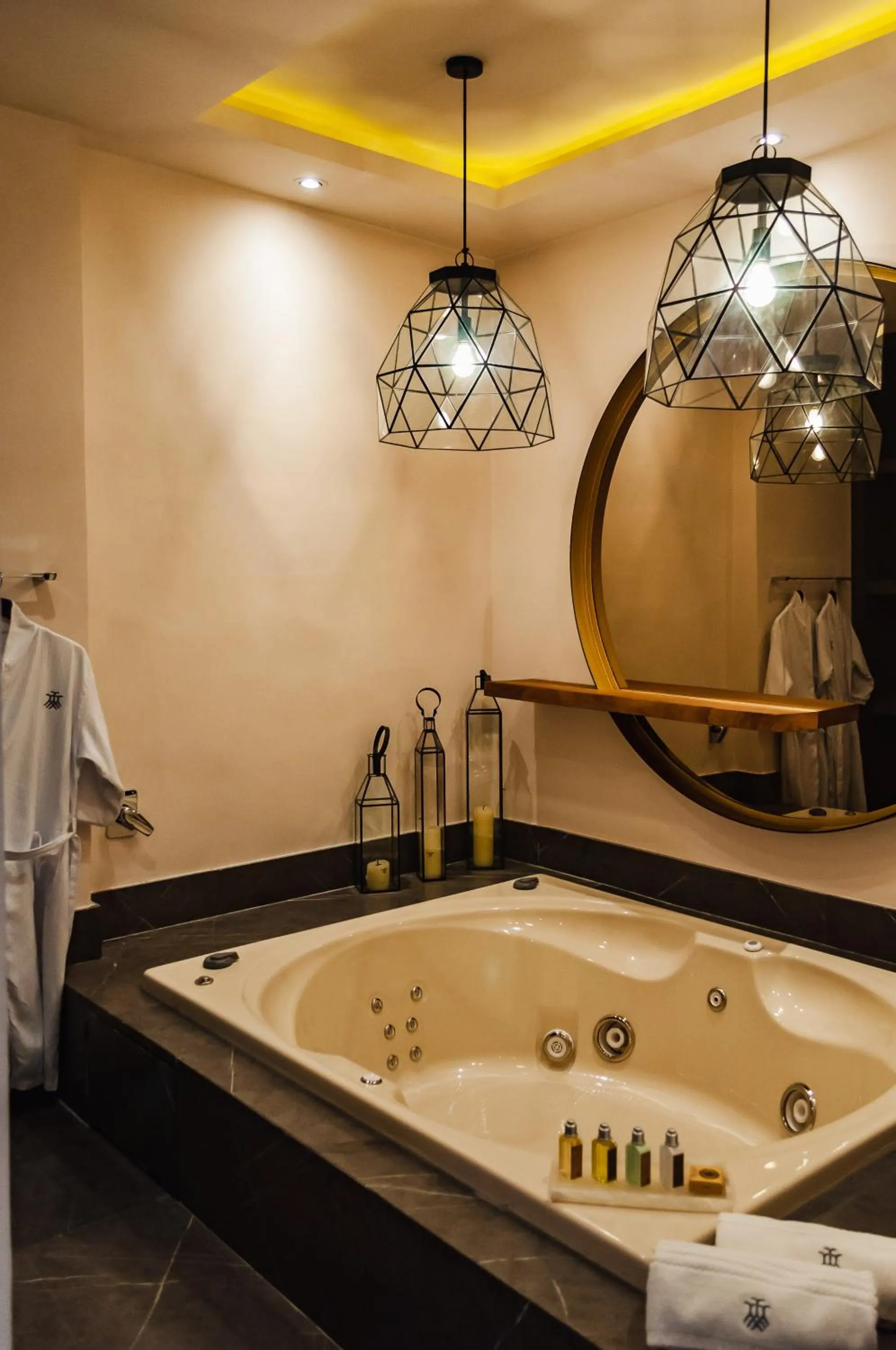 Hot Tub in Casa Raíces Hotel Luxury & Viñedo