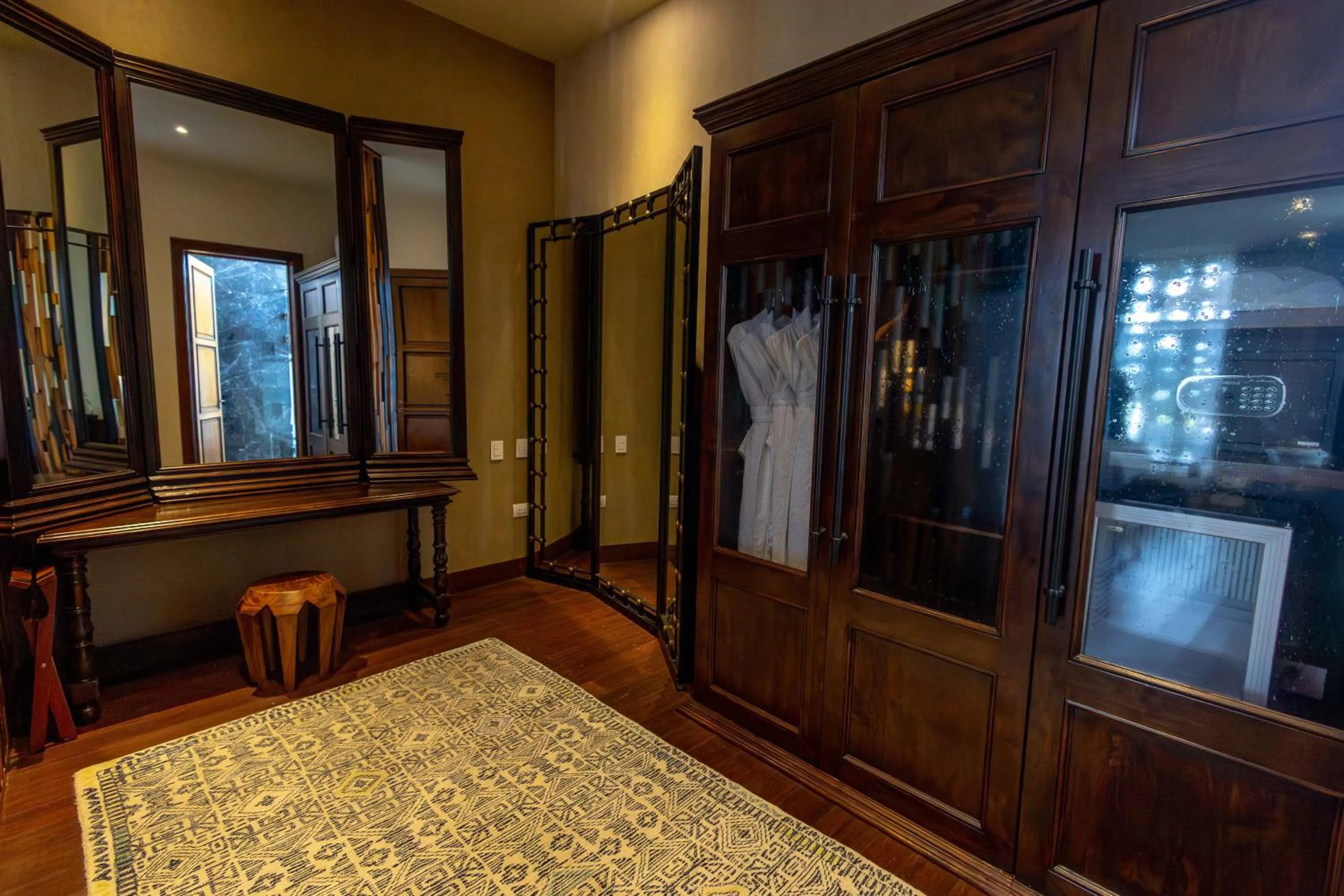 Bathroom, Bed in Casa Raíces Hotel Luxury & Viñedo