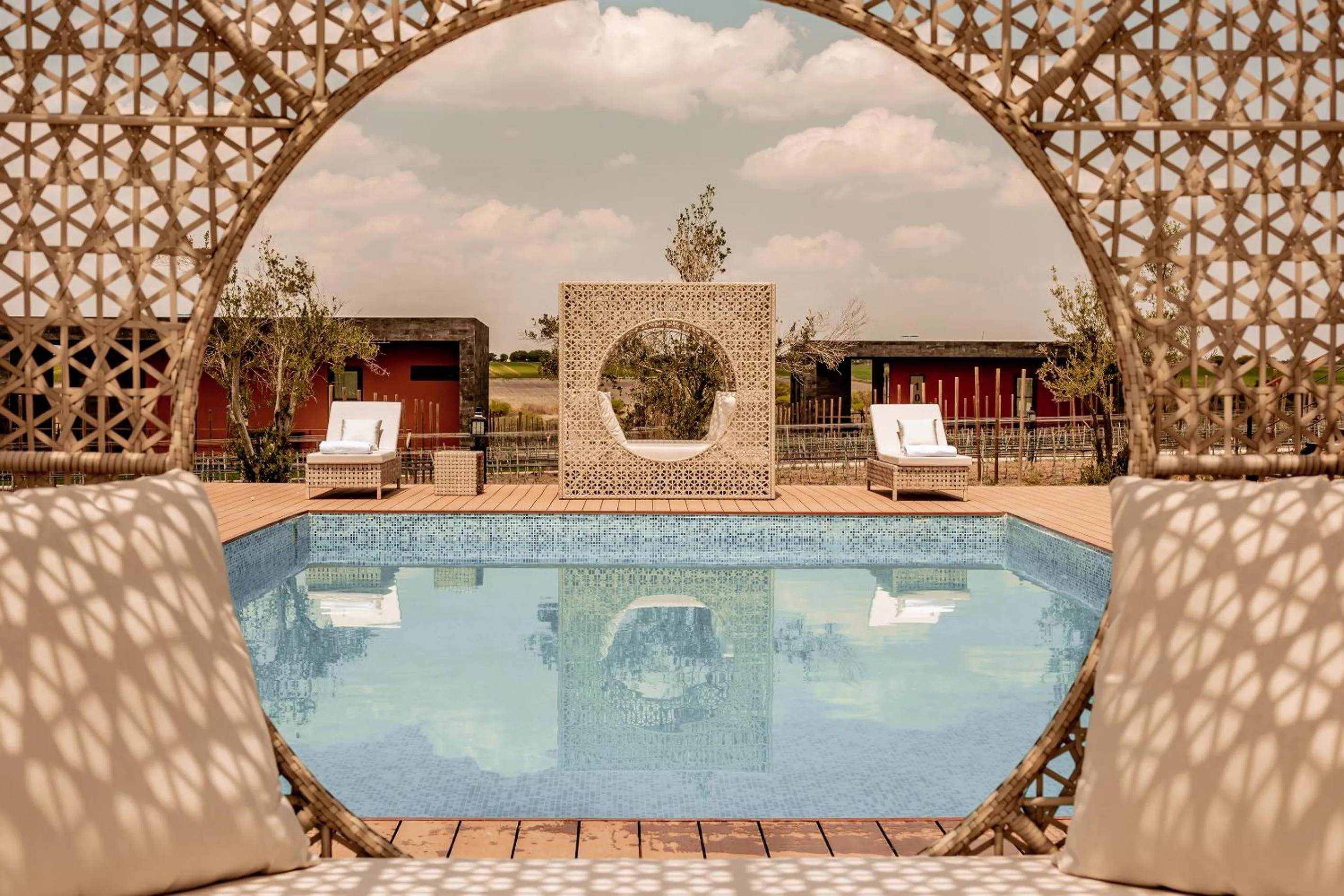 Swimming pool in Casa Raíces Hotel Luxury & Viñedo