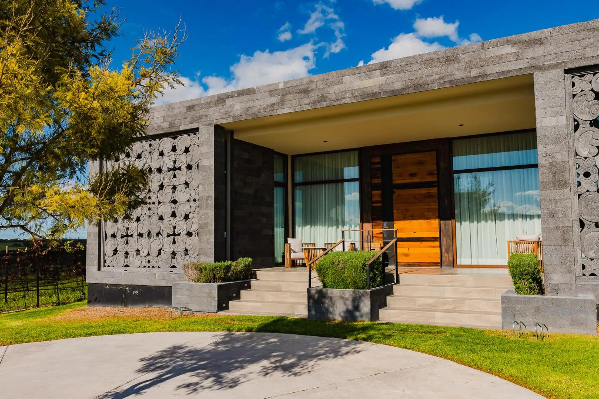 Property building in Casa Raíces Hotel Luxury & Viñedo